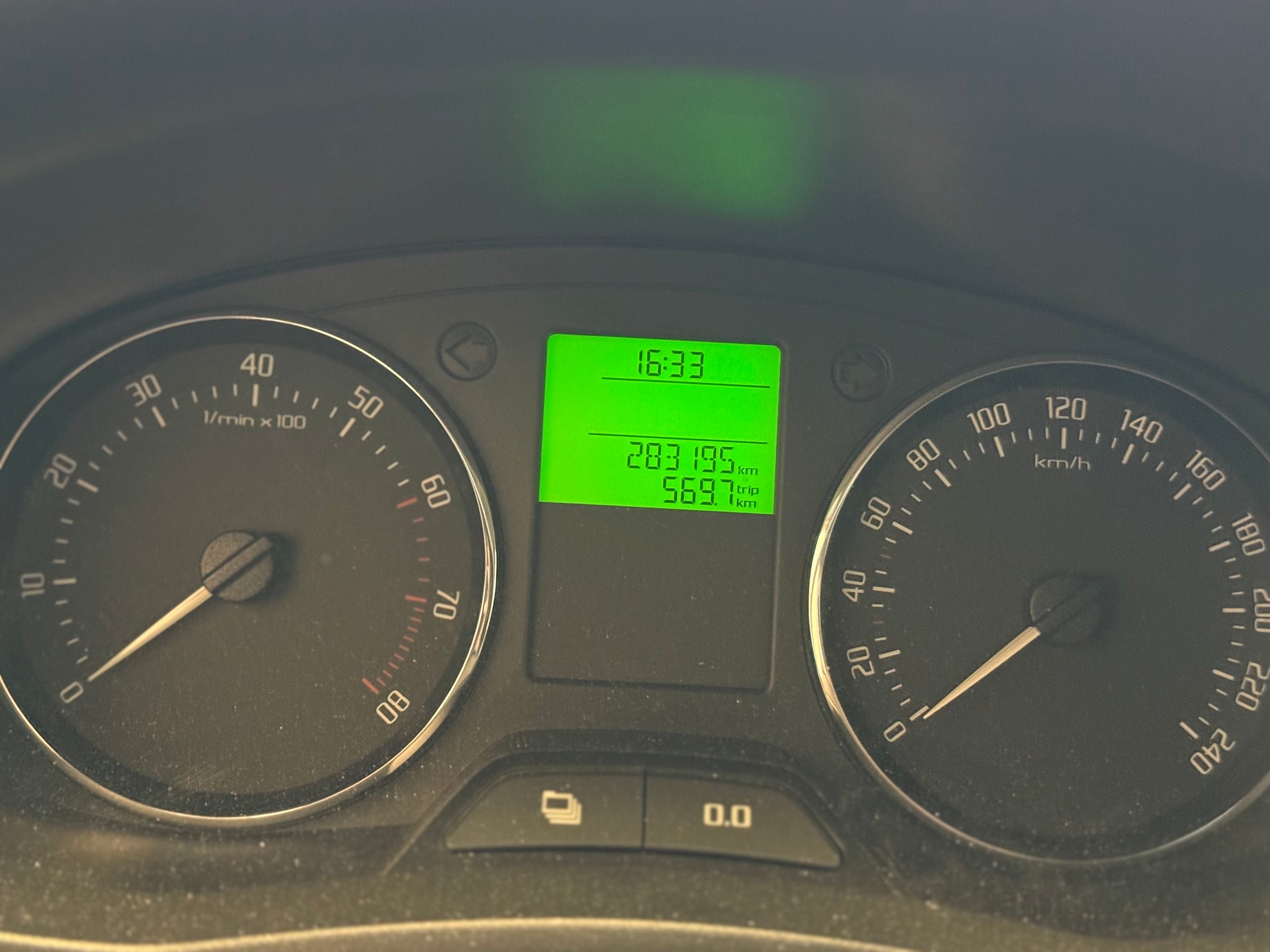SKODA Fabia 1.2 TSI Fresh-image-8