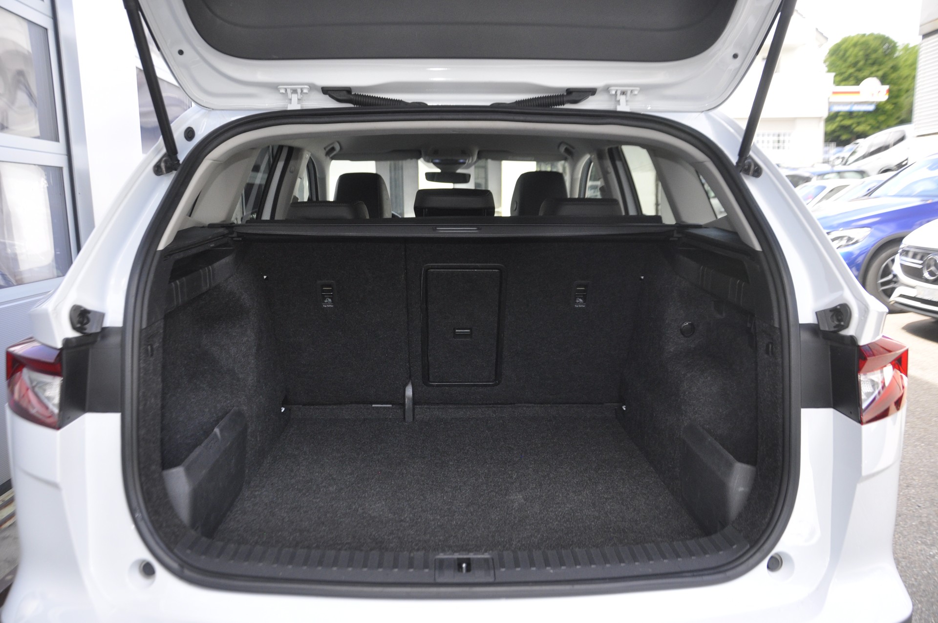 SKODA Enyaq iV 80-image-13