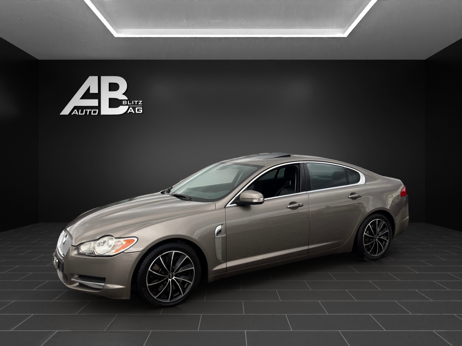 JAGUAR XF 4.2 V8 S/C-image-1