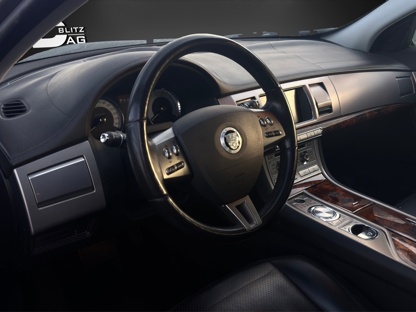 JAGUAR XF 4.2 V8 S/C-image-7