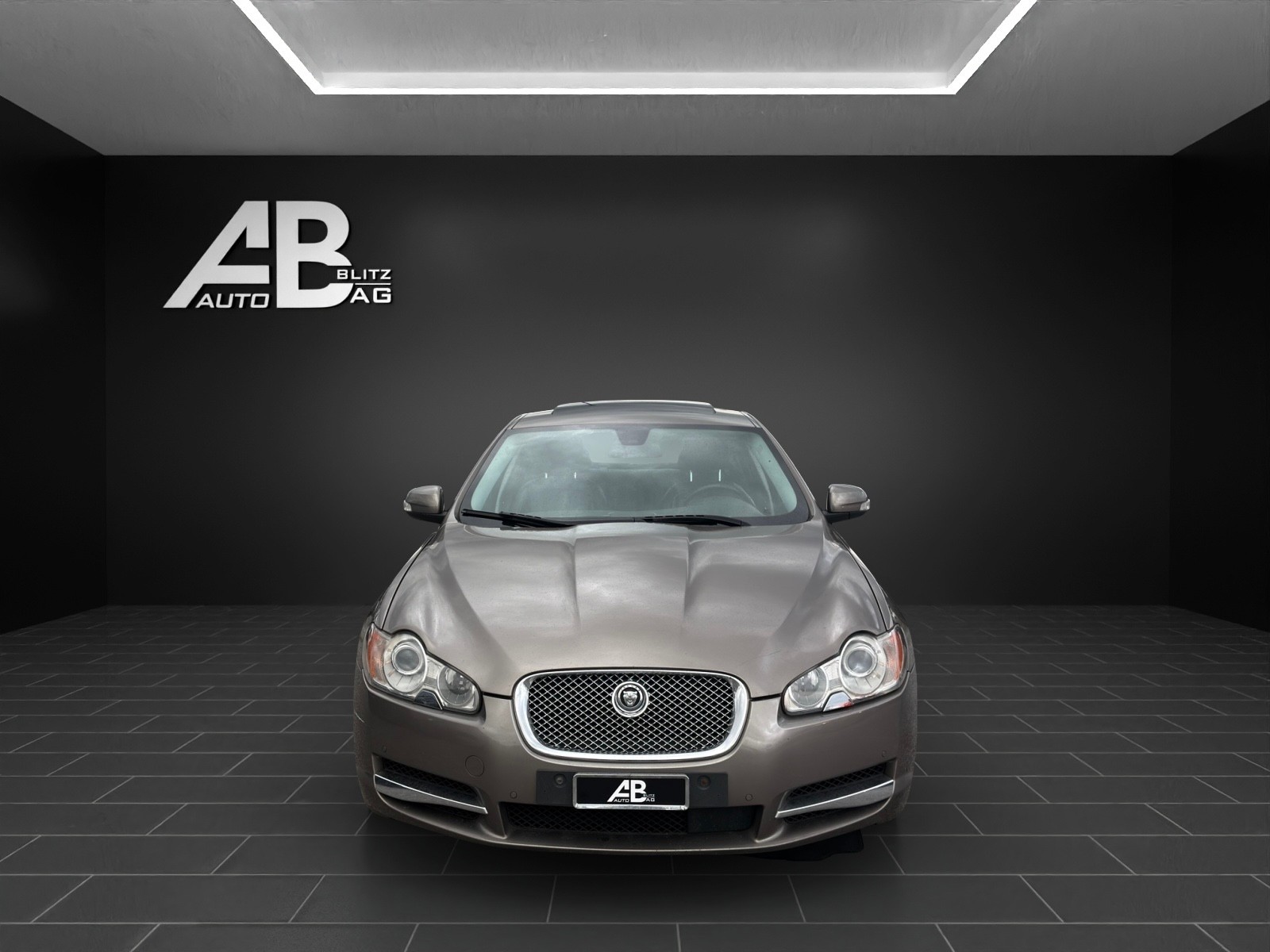 JAGUAR XF 4.2 V8 S/C-image-0