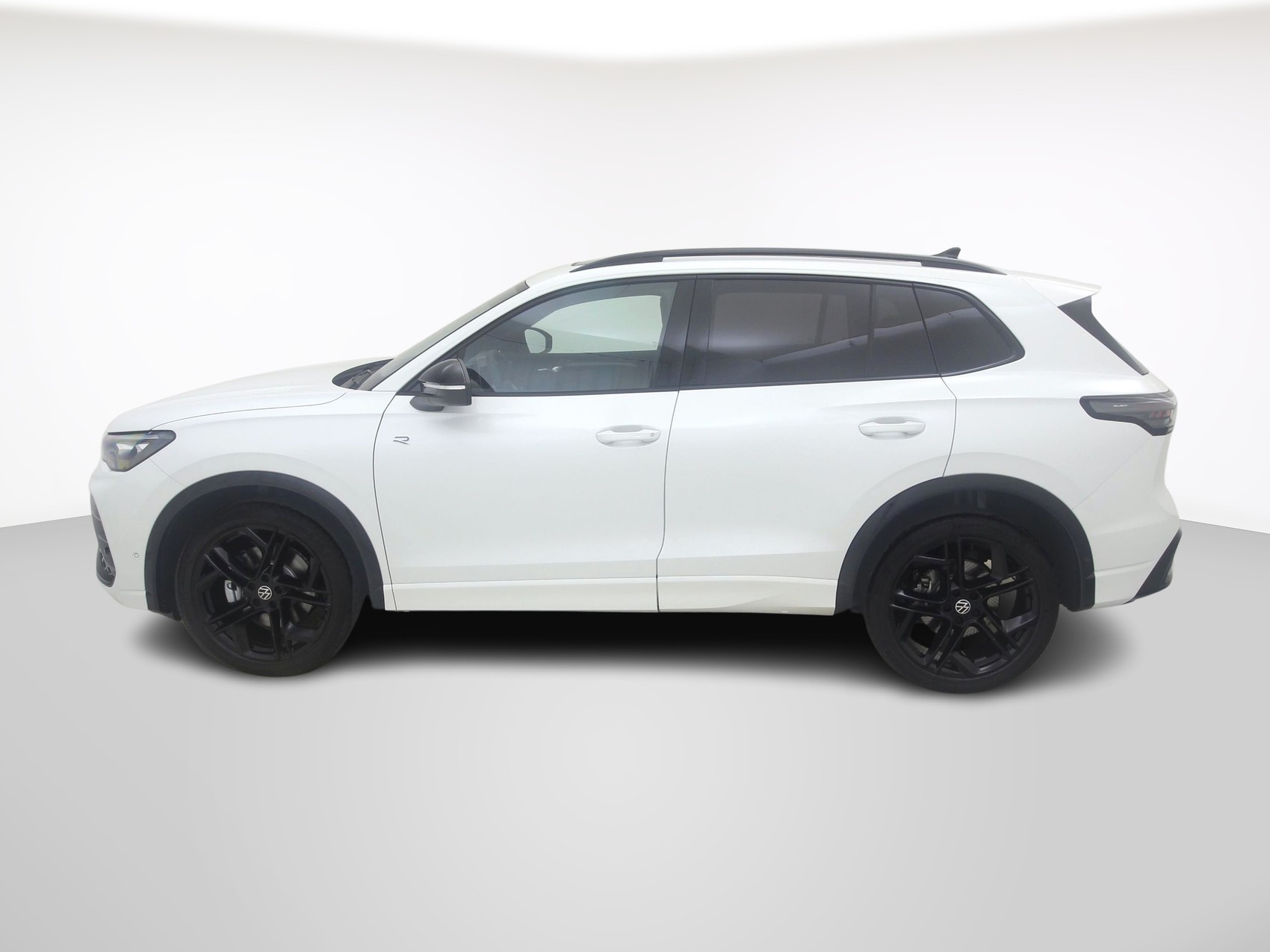 VW Tiguan 2.0 TSI R-Line 4motion-image-1