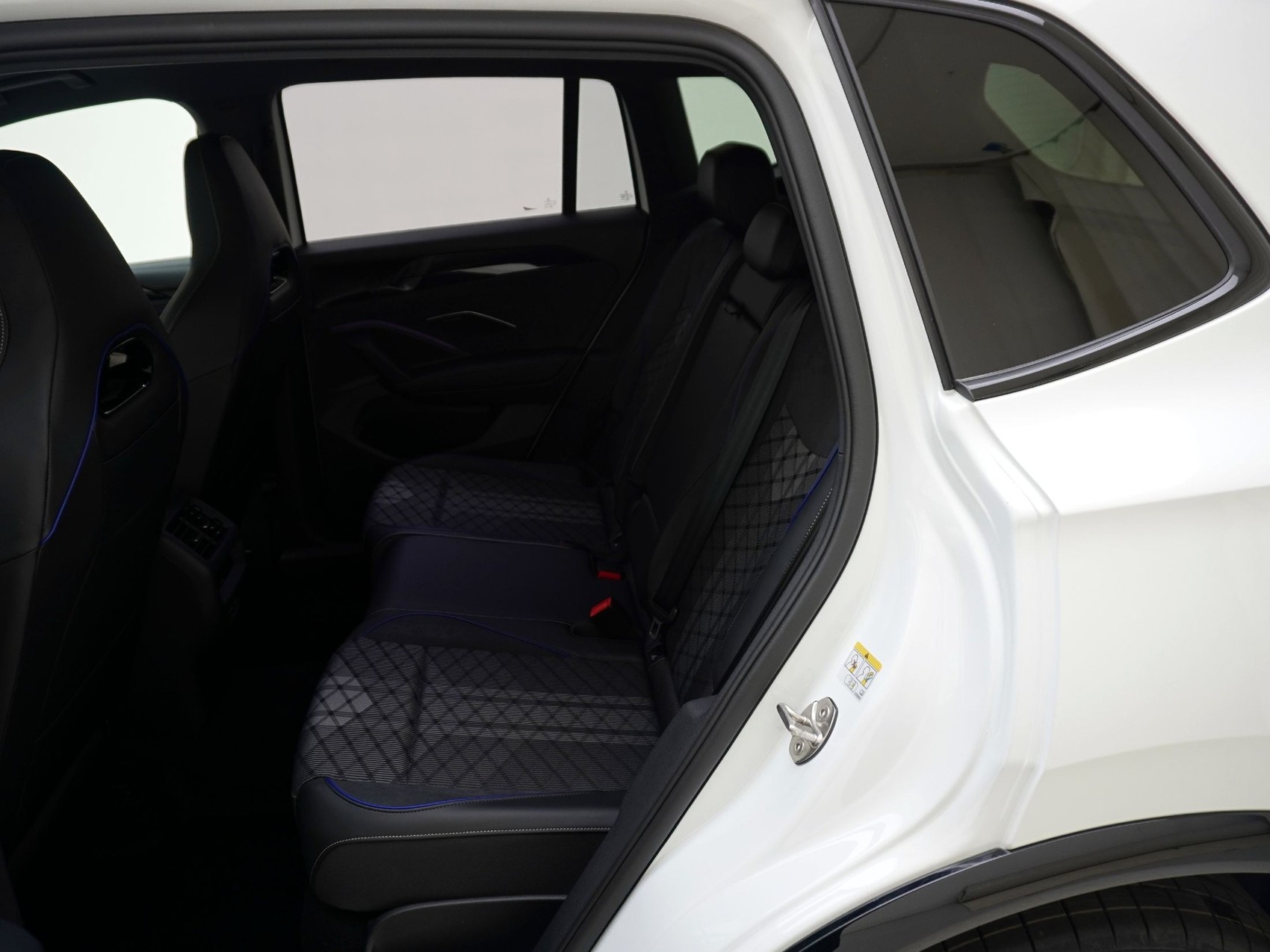VW Tiguan 2.0 TSI R-Line 4motion-image-15
