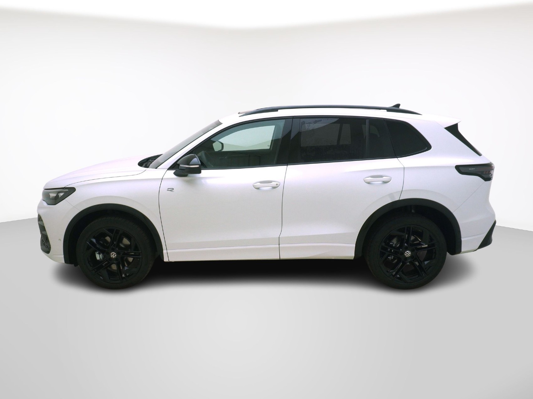 VW Tiguan 2.0 TSI R-Line 4motion-image-1