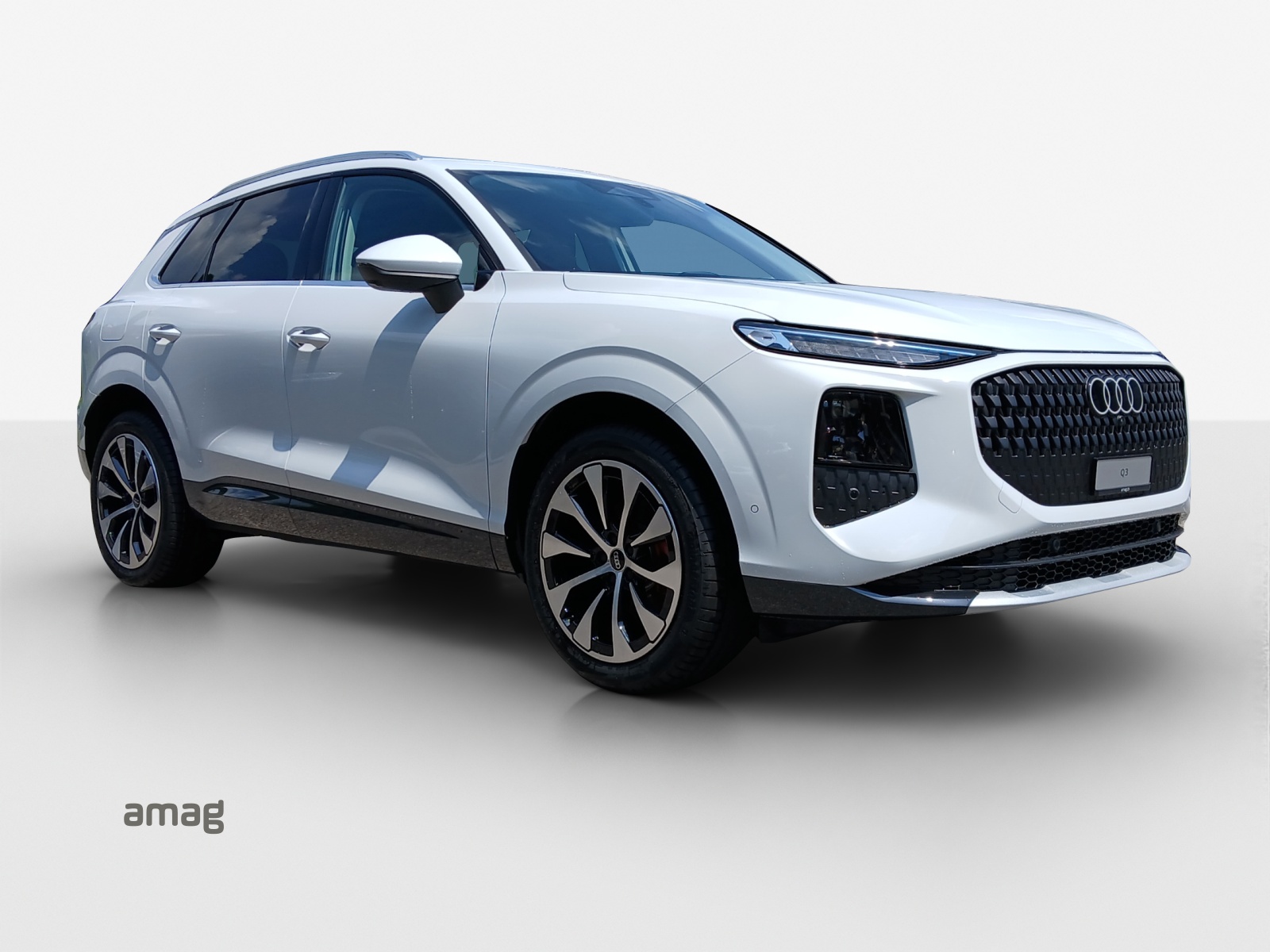 AUDI Q3 SUV 110 kW TFSI S tronic-image-5
