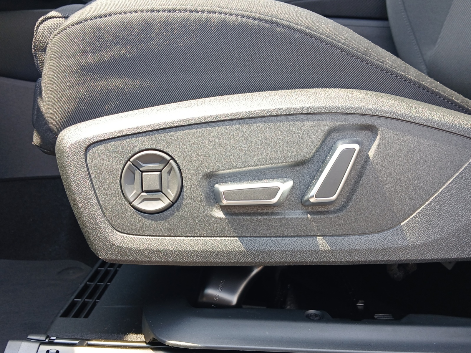 AUDI Q3 SUV 110 kW TFSI S tronic-image-15