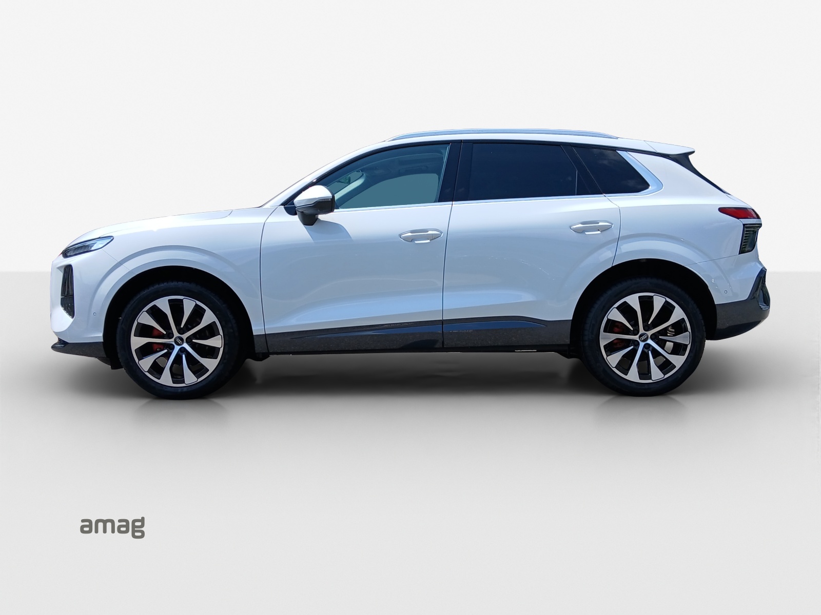 AUDI Q3 SUV 110 kW TFSI S tronic-image-1