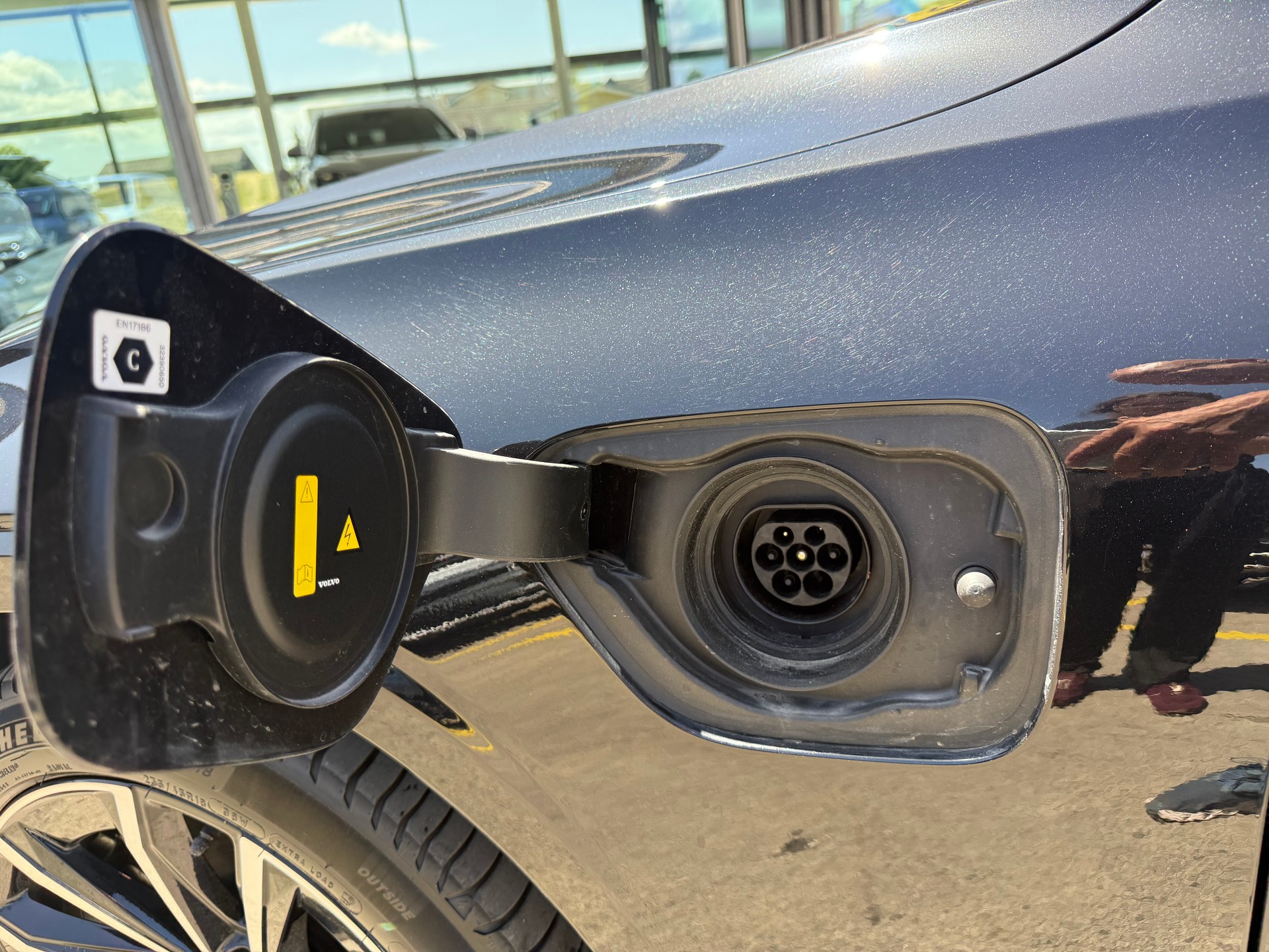 VOLVO V60 T6 eAWD Plug in Hybrid Plus Dark Geartronic-image-9