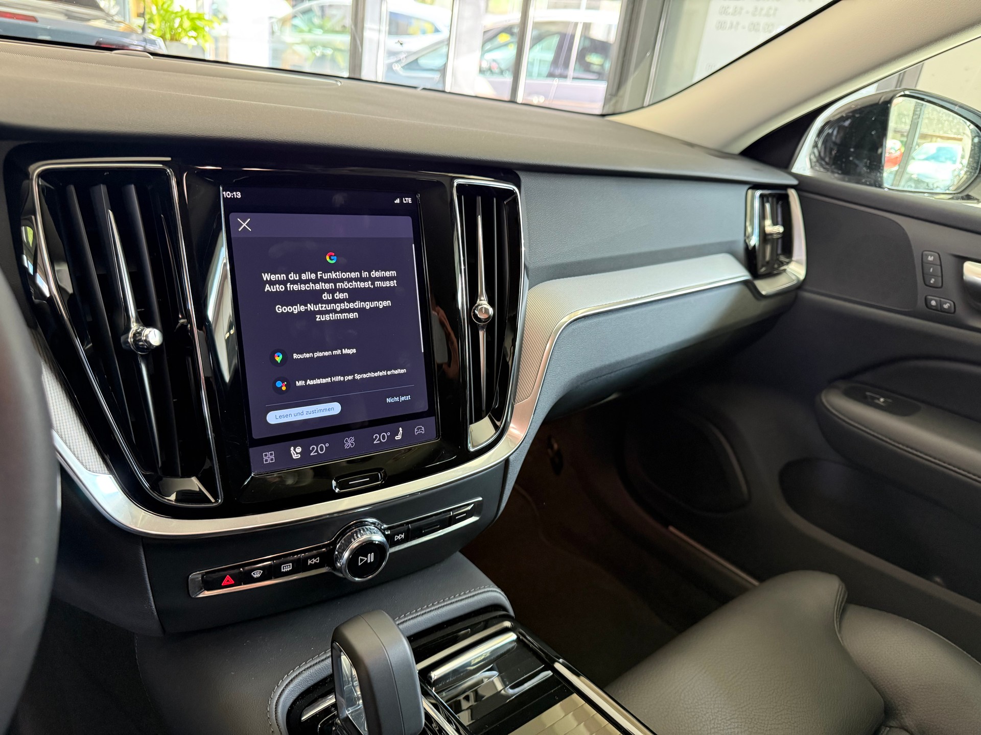 VOLVO V60 T6 eAWD Plug in Hybrid Plus Dark Geartronic-image-4