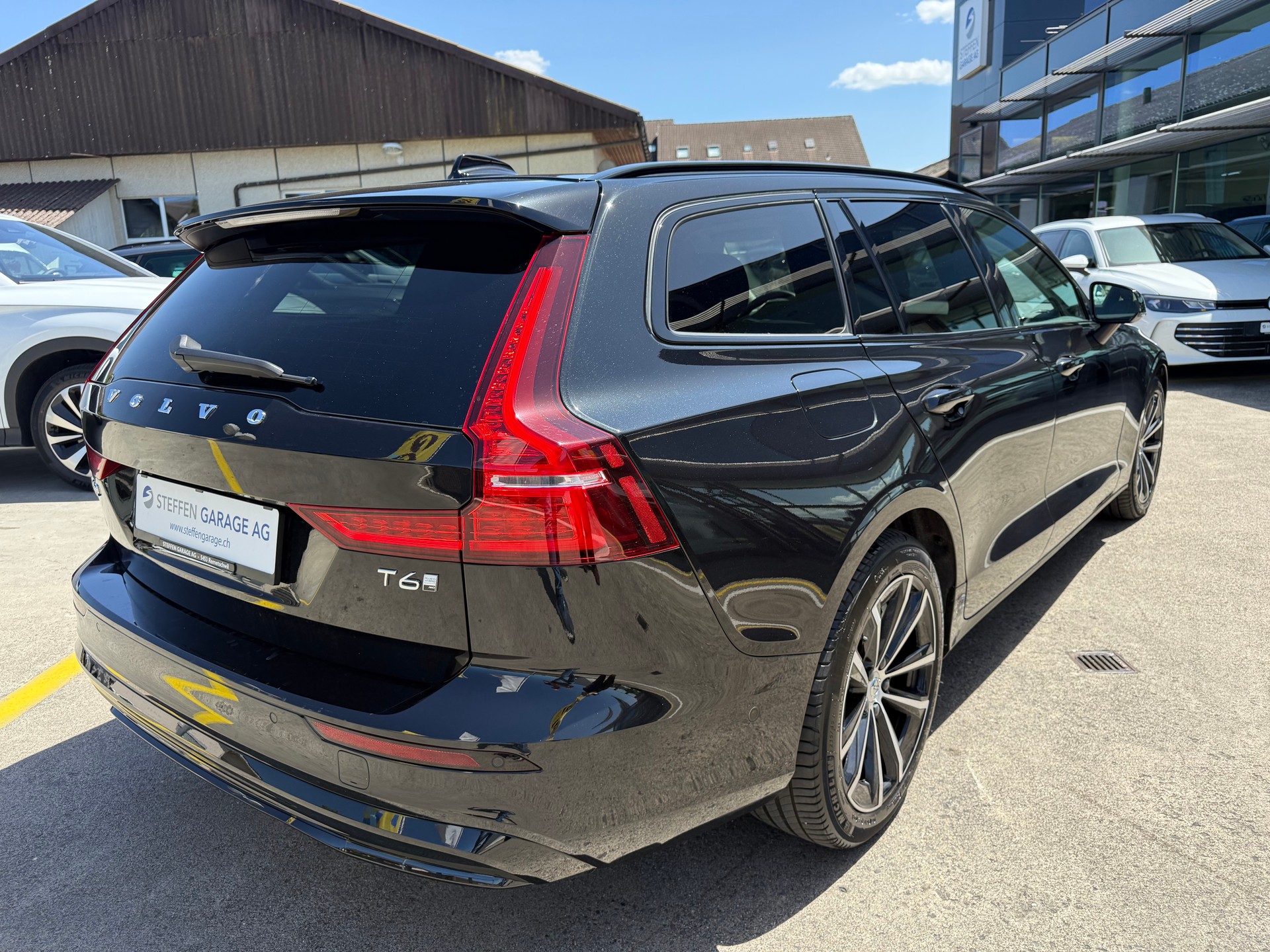VOLVO V60 T6 eAWD Plug in Hybrid Plus Dark Geartronic-image-4