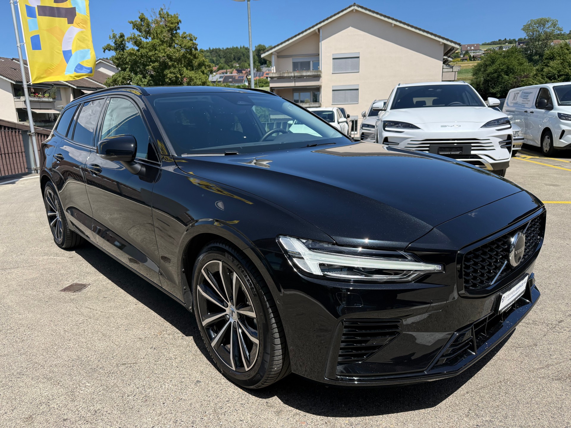 VOLVO V60 T6 eAWD Plug in Hybrid Plus Dark Geartronic-showroom-element-2