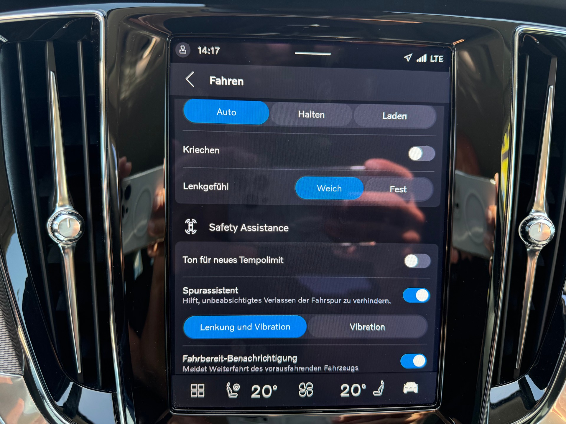 VOLVO V60 T6 eAWD Plug in Hybrid Plus Dark Geartronic-image-18