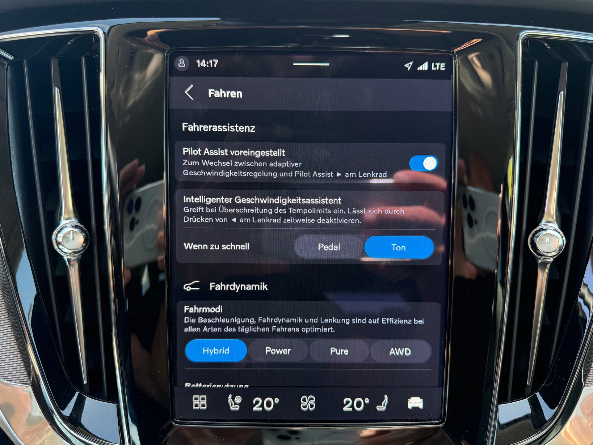 VOLVO V60 T6 eAWD Plug in Hybrid Plus Dark Geartronic-image-17