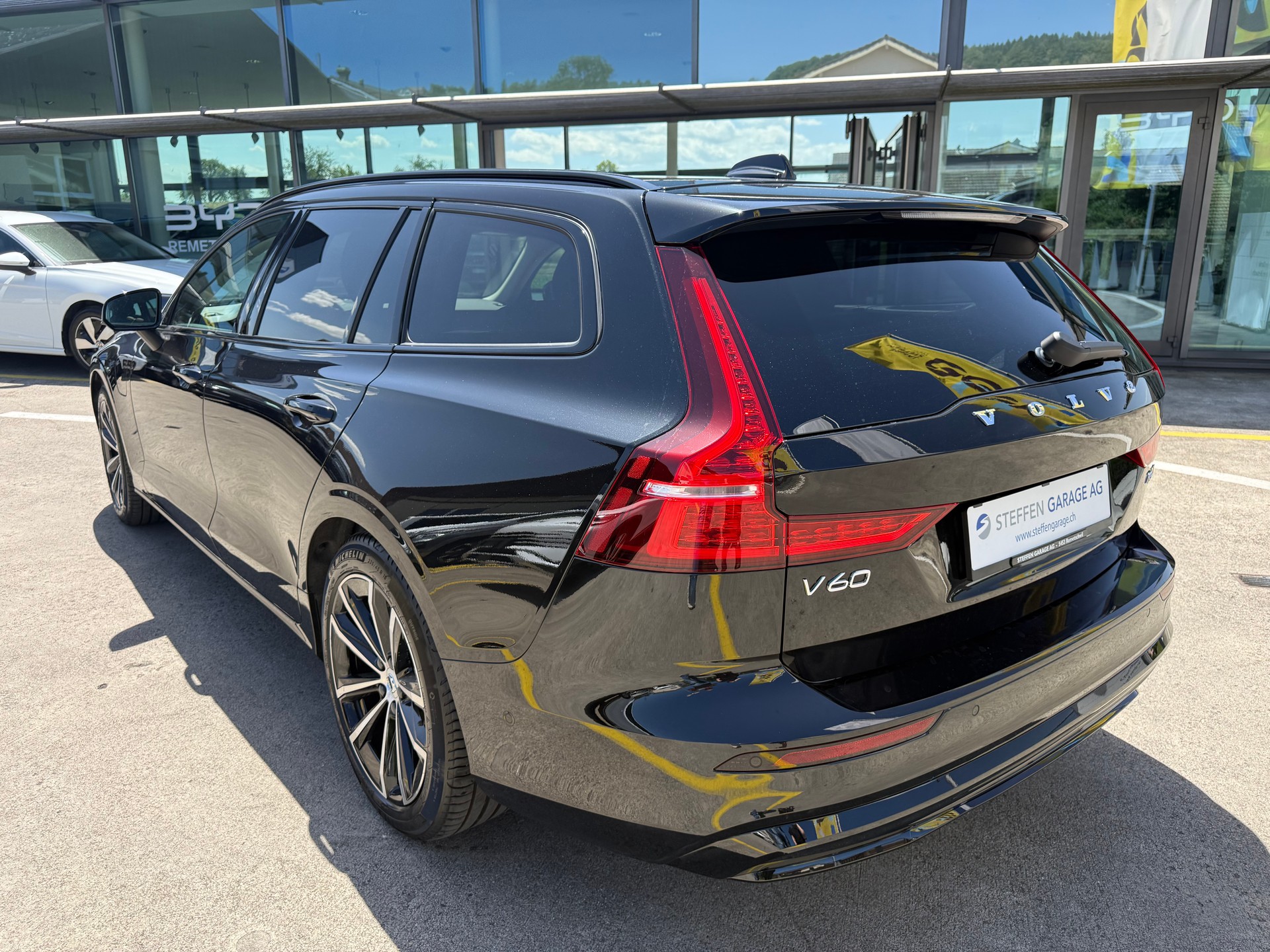 VOLVO V60 T6 eAWD Plug in Hybrid Plus Dark Geartronic-image-6