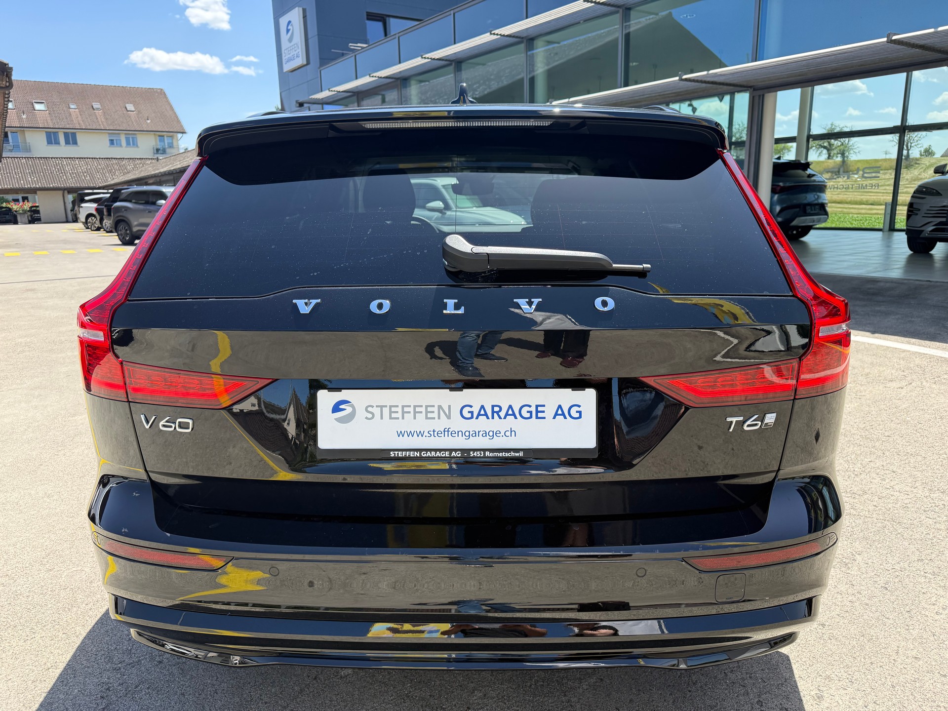 VOLVO V60 T6 eAWD Plug in Hybrid Plus Dark Geartronic-image-5