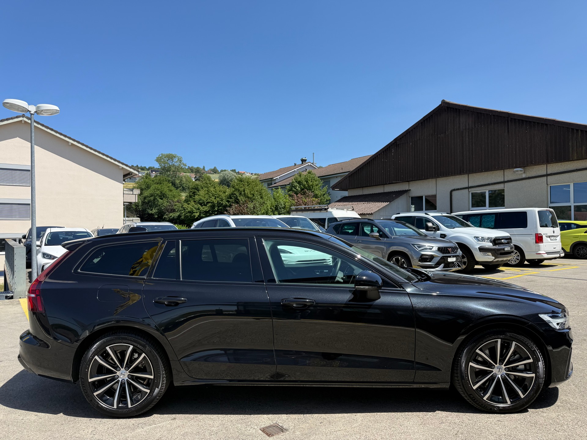 VOLVO V60 T6 eAWD Plug in Hybrid Plus Dark Geartronic-showroom-element-3