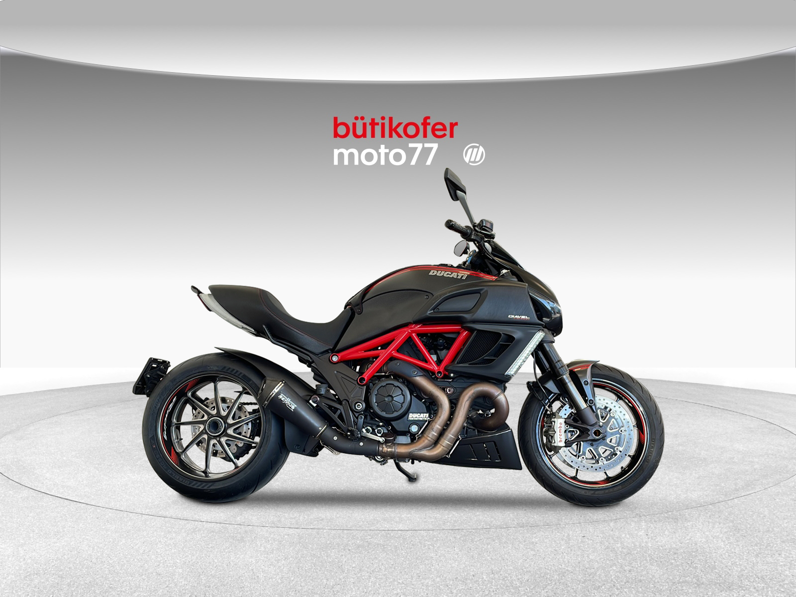 DUCATI 1200 Diavel Carbon ABS-showroom-element-1