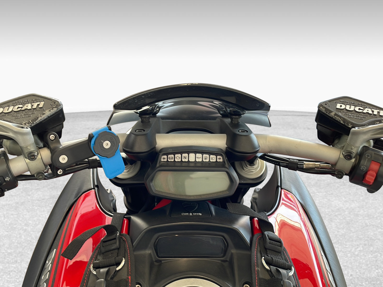 DUCATI 1200 Diavel Carbon ABS-image-5