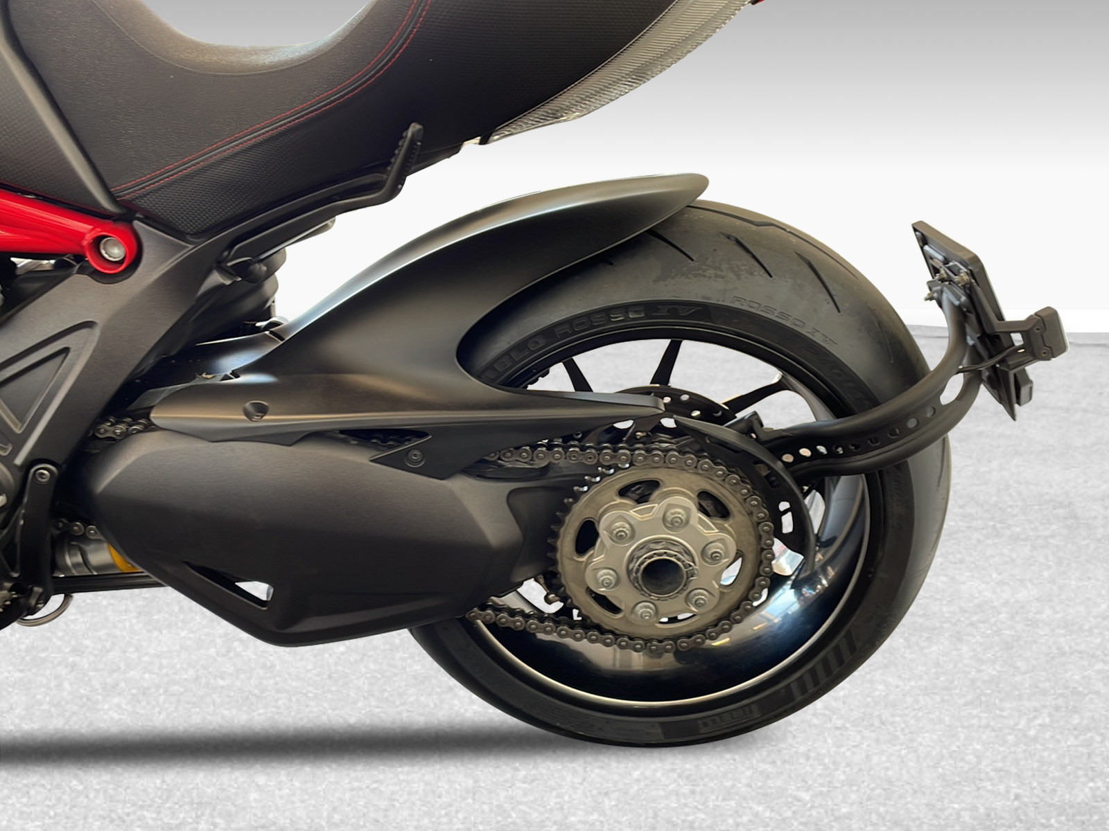 DUCATI 1200 Diavel Carbon ABS-image-10
