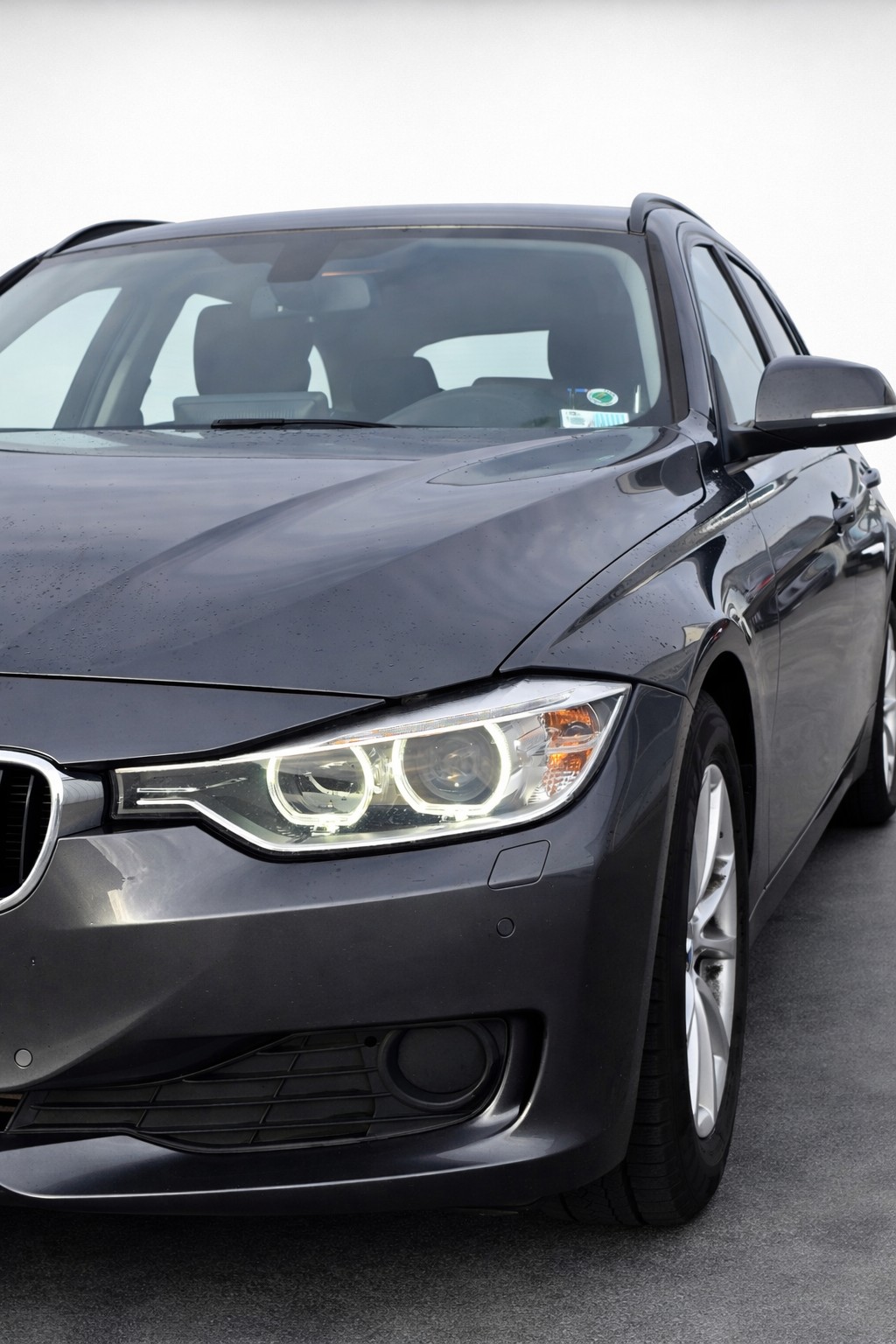 BMW 318d-image-2