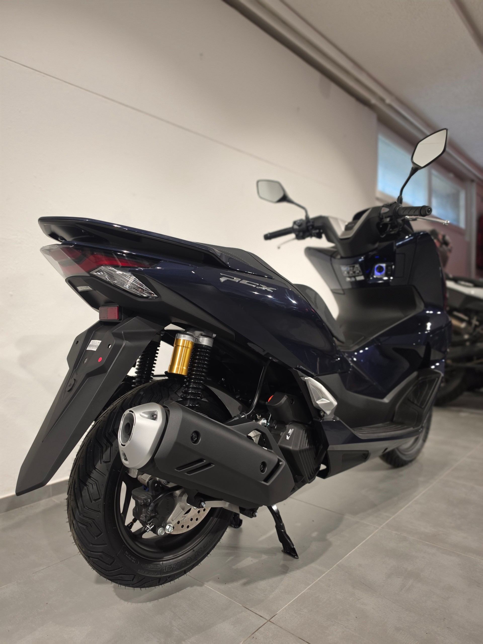 HONDA PCX 125 DX-showroom-element-2