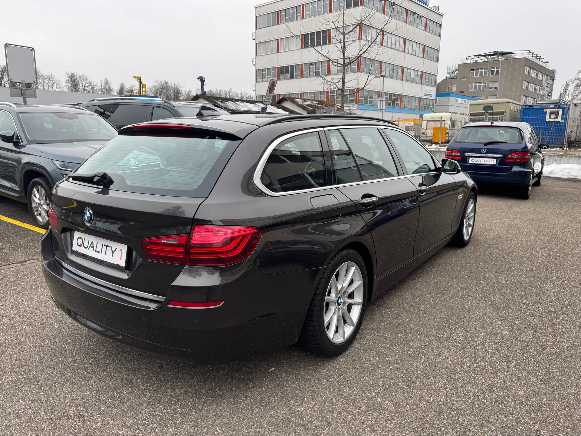 BMW 530d Touring xDrive Luxury Line Steptronic-image-5