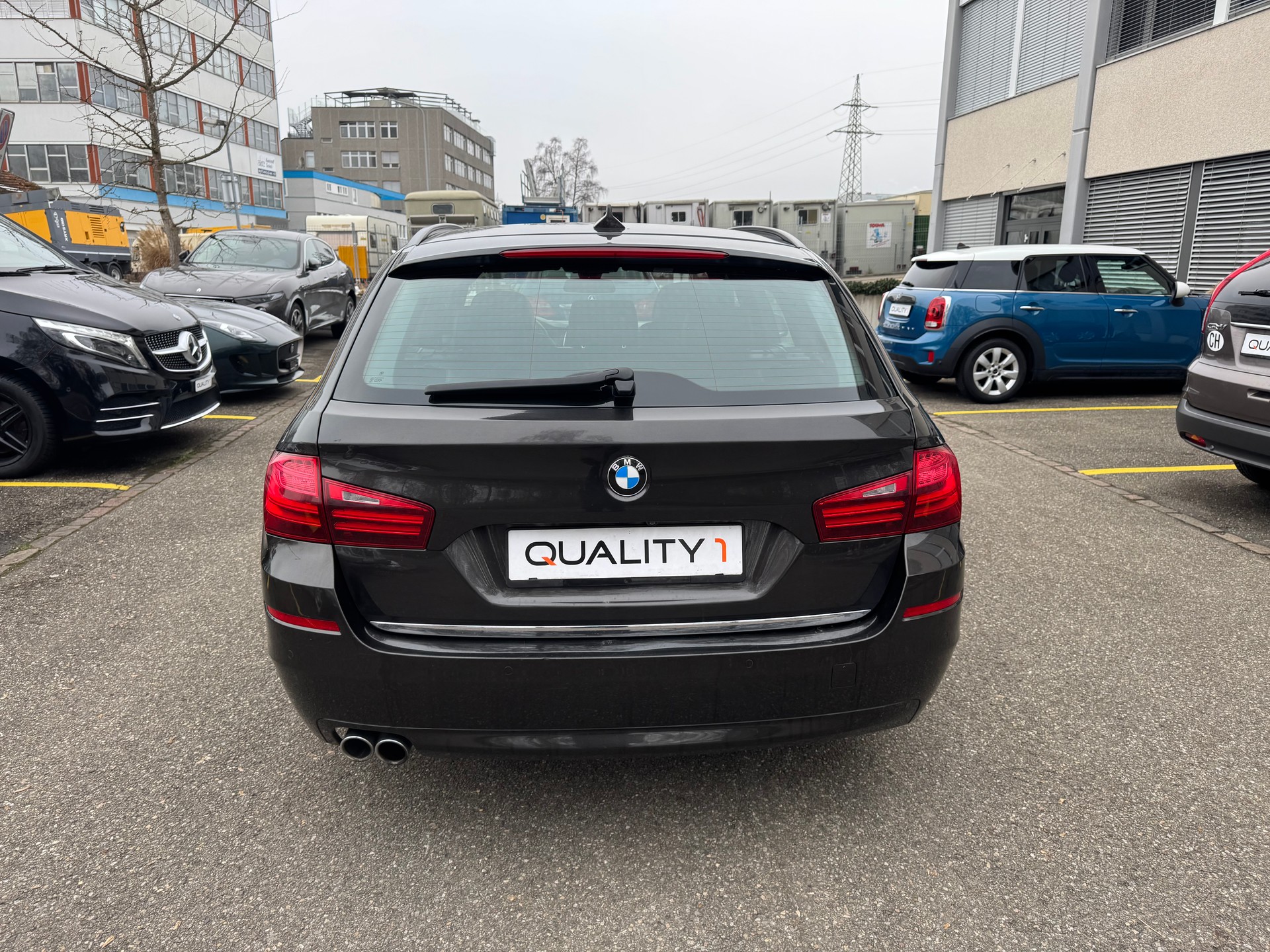 BMW 530d Touring xDrive Luxury Line Steptronic-image-4