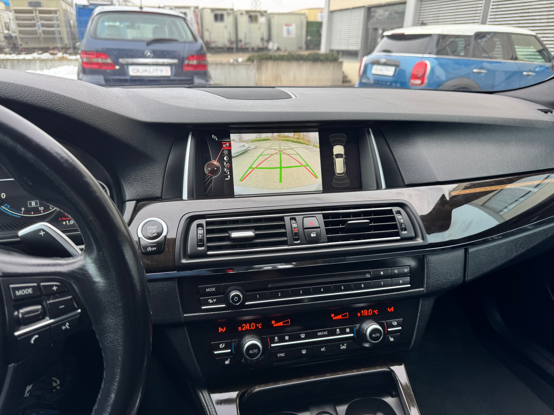BMW 530d Touring xDrive Luxury Line Steptronic-image-6