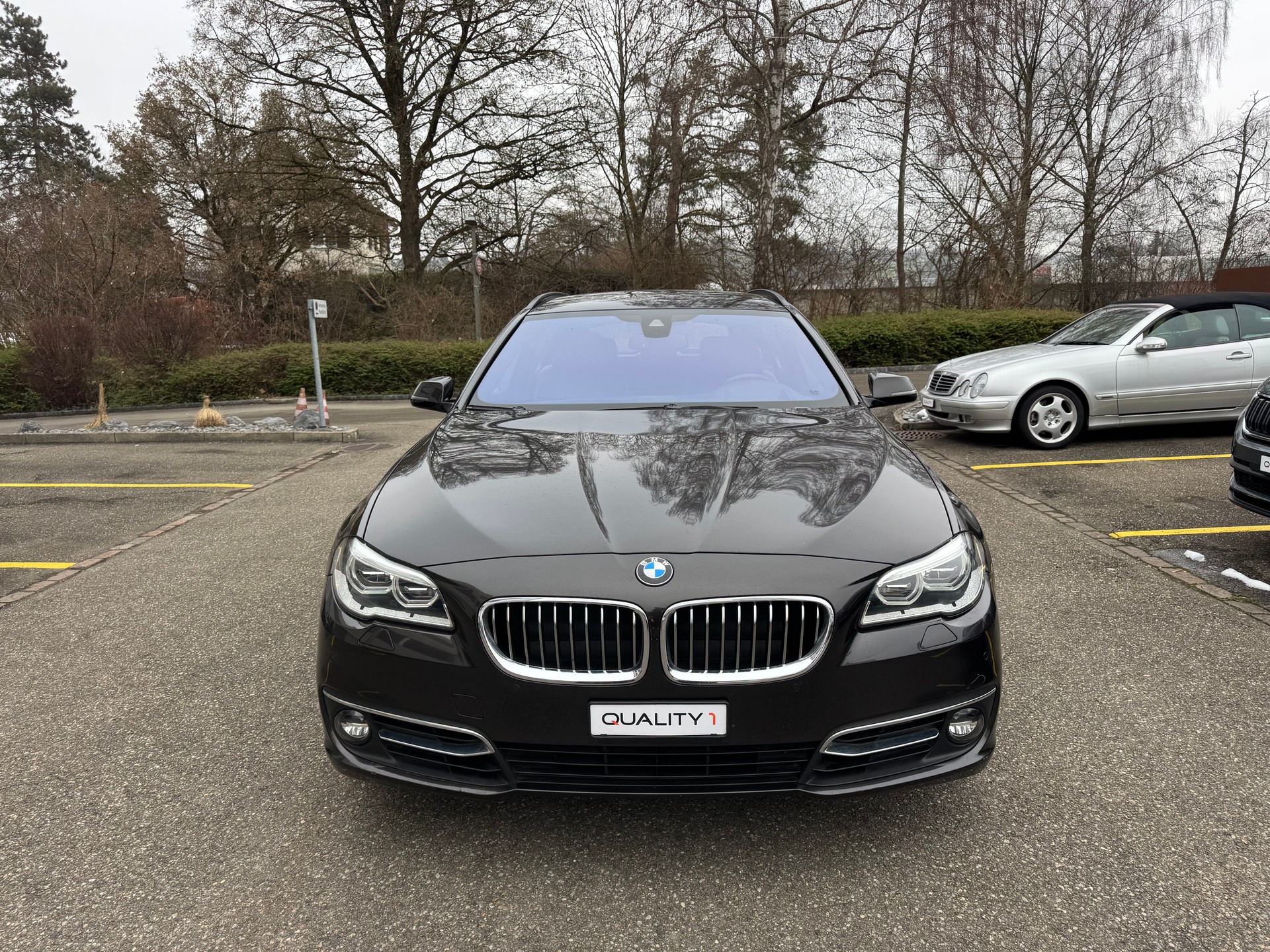 BMW 530d Touring xDrive Luxury Line Steptronic-image-1