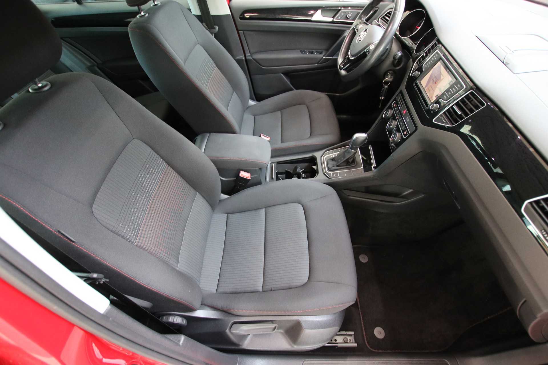 VW Golf Sportsvan 1.4 TSI Comfortline DSG-image-12