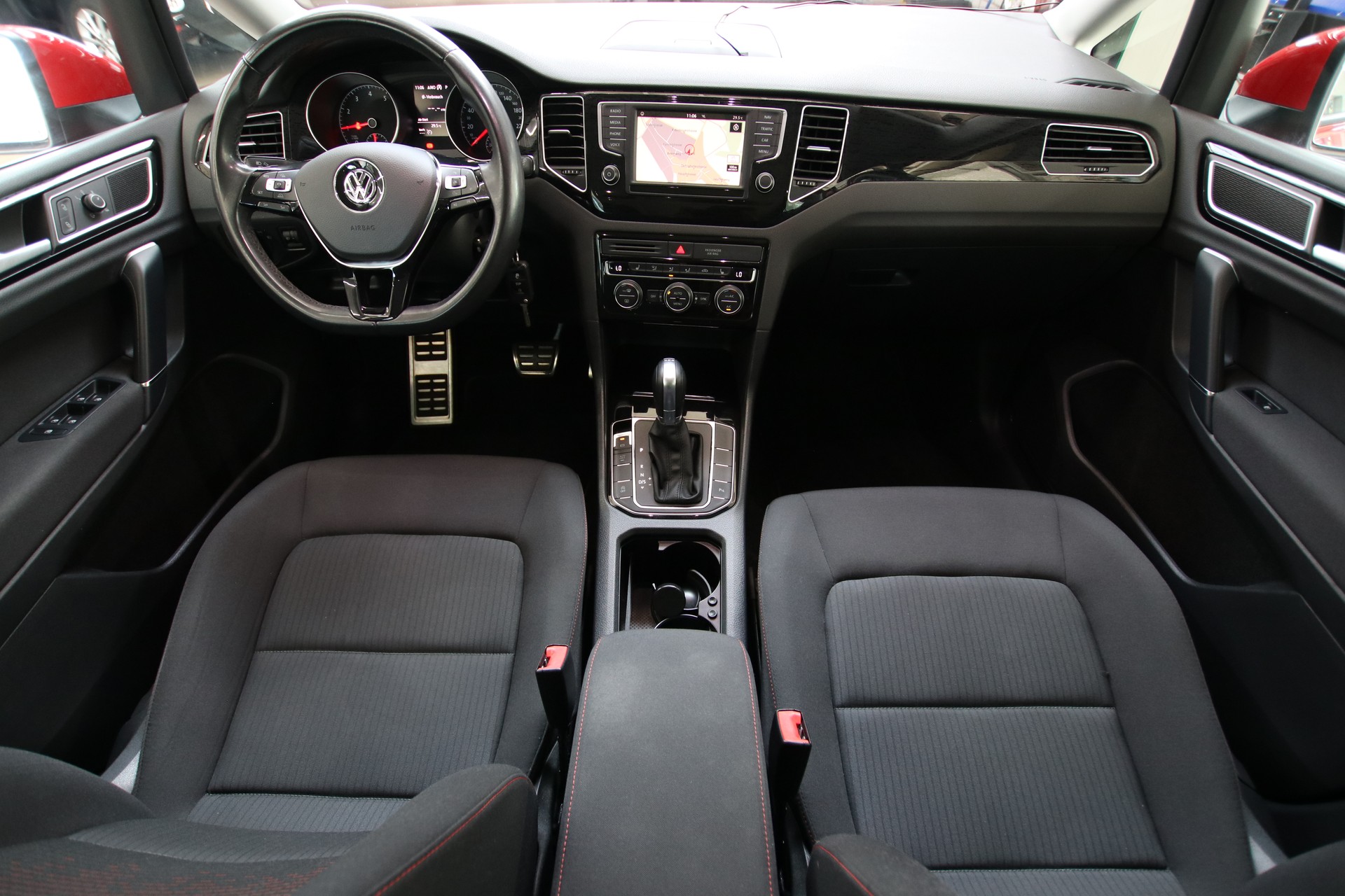 VW Golf Sportsvan 1.4 TSI Comfortline DSG-image-9