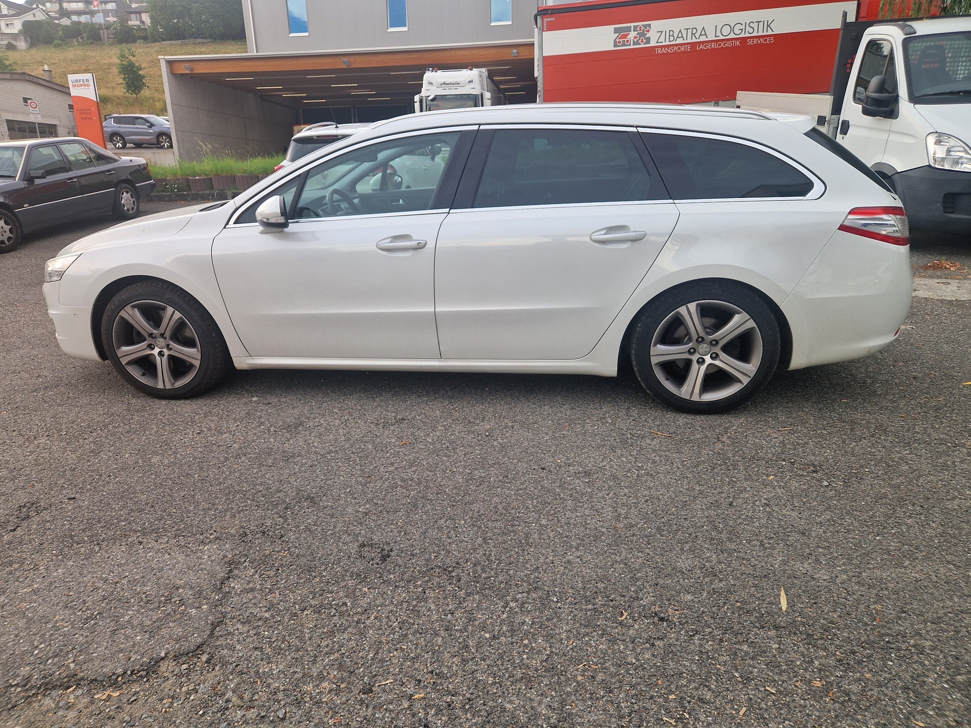 PEUGEOT 508 SW 2.2 HDI GT Automatic-image-3