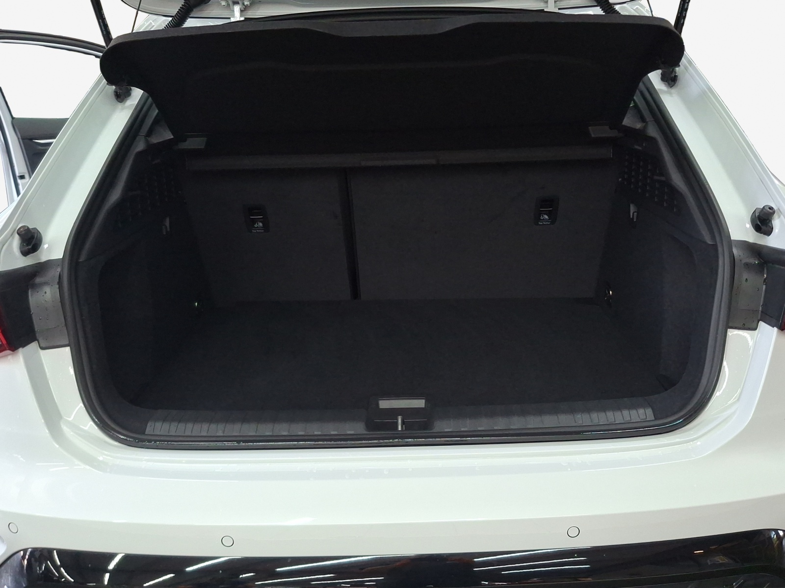 AUDI A3 Sportback TFSI 110 kW S line S tronic-image-12