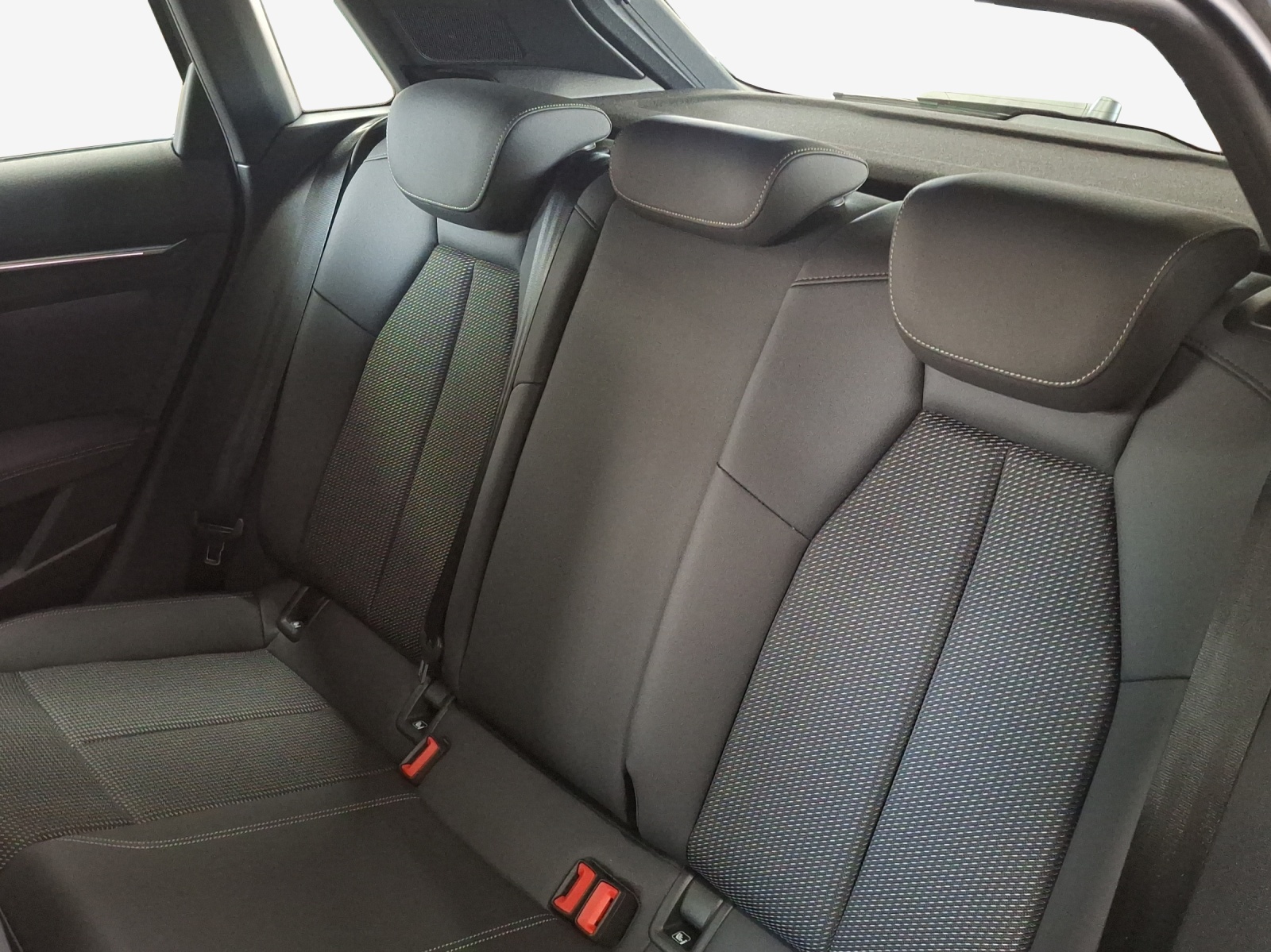 AUDI A3 Sportback TFSI 110 kW S line S tronic-image-27