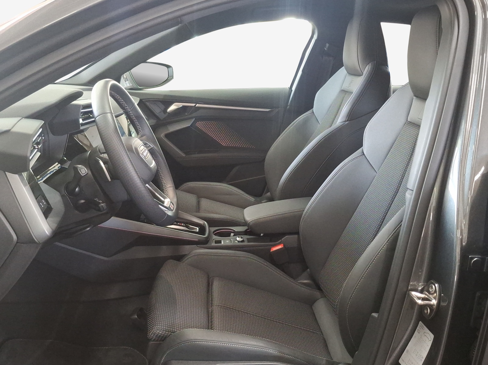 AUDI A3 Sportback TFSI 110 kW S line S tronic-image-23