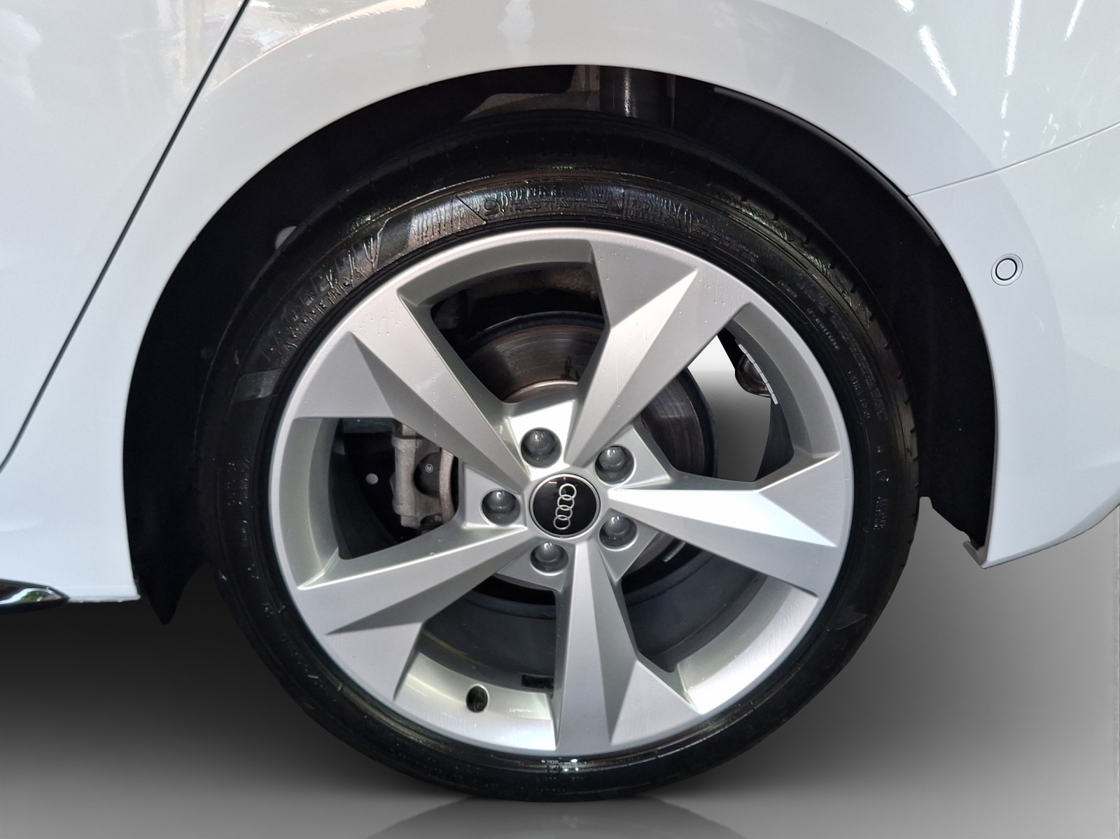 AUDI A3 Sportback TFSI 110 kW S line S tronic-image-13