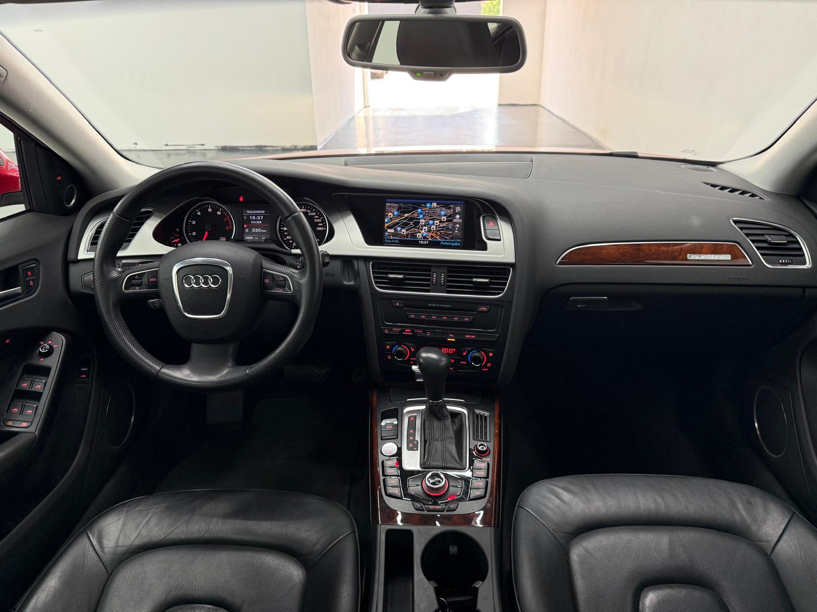 AUDI A4 Limousine 3.2 FSI quattro tiptronic-image-6