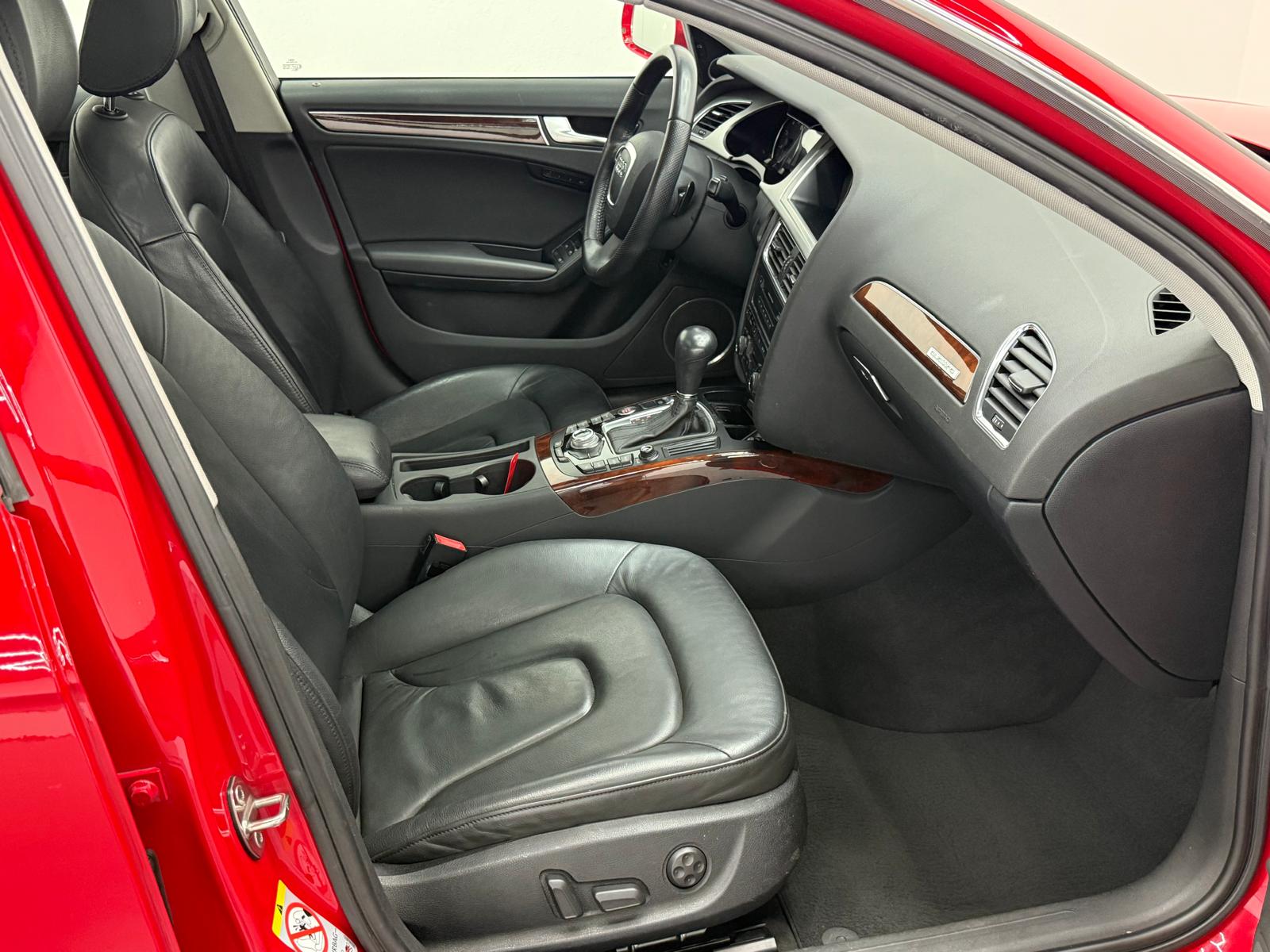 AUDI A4 Limousine 3.2 FSI quattro tiptronic-image-10