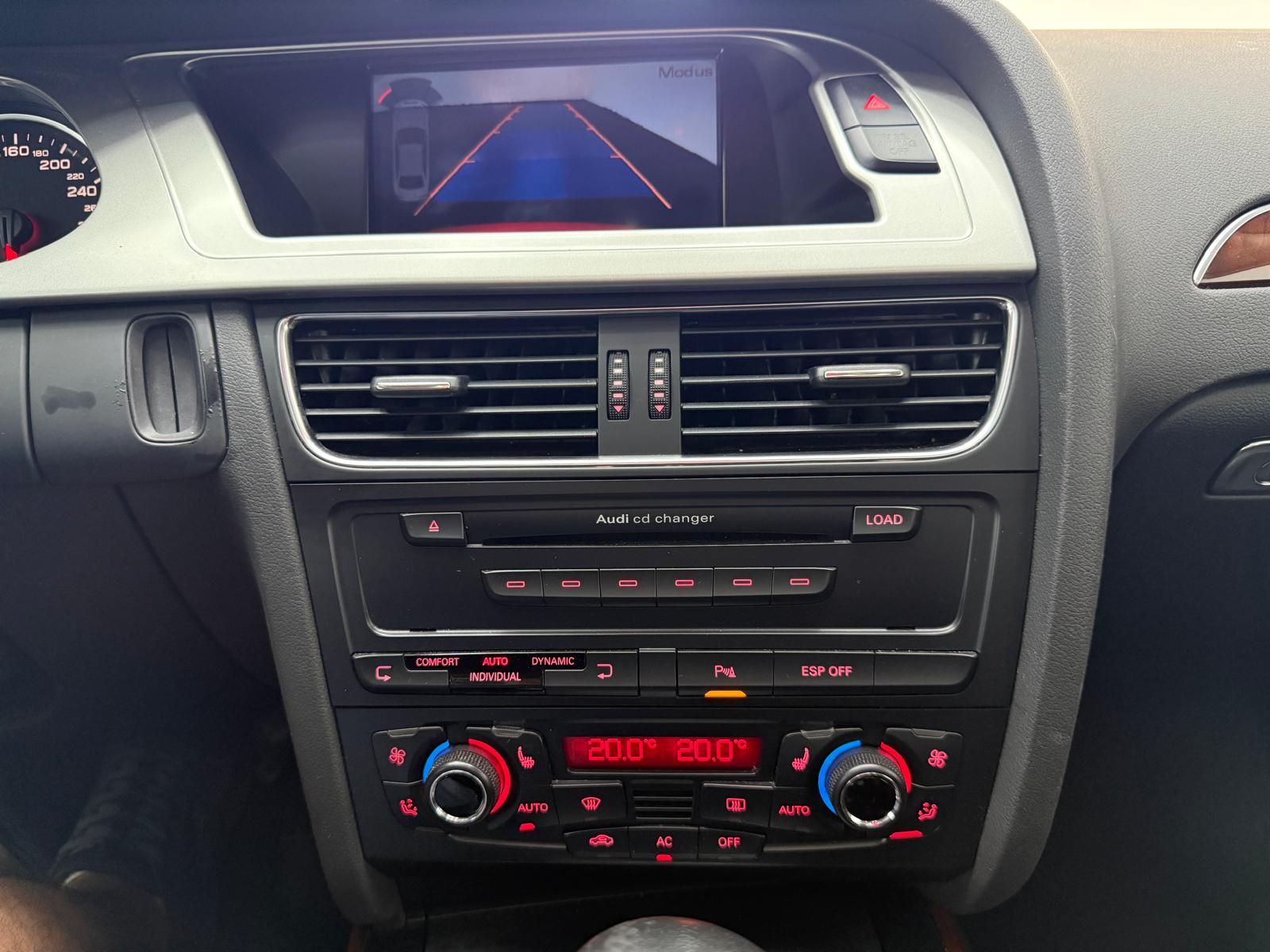 AUDI A4 Limousine 3.2 FSI quattro tiptronic-image-7