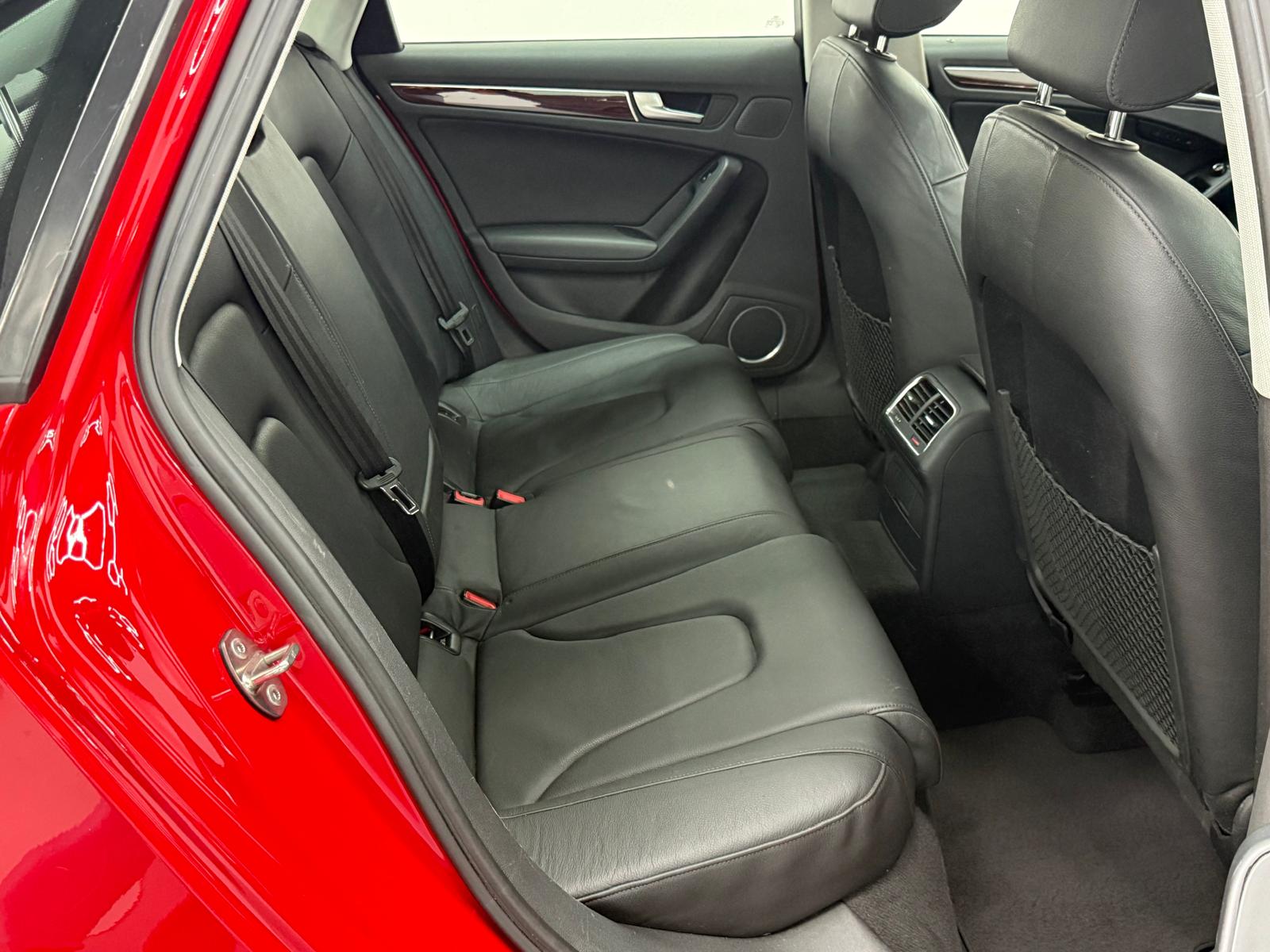 AUDI A4 Limousine 3.2 FSI quattro tiptronic-image-11
