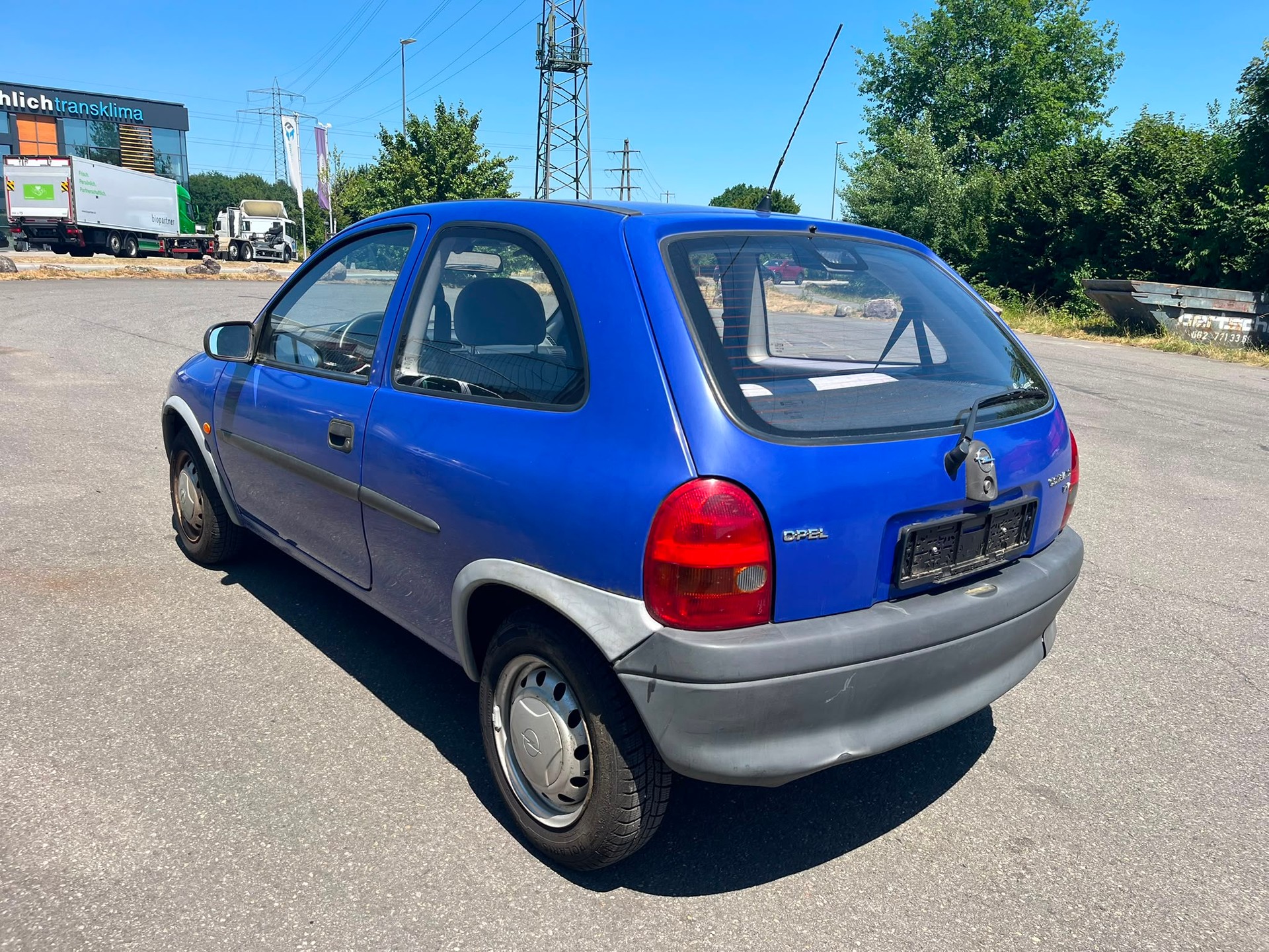 OPEL Corsa 1.0 12V Trio-image-2