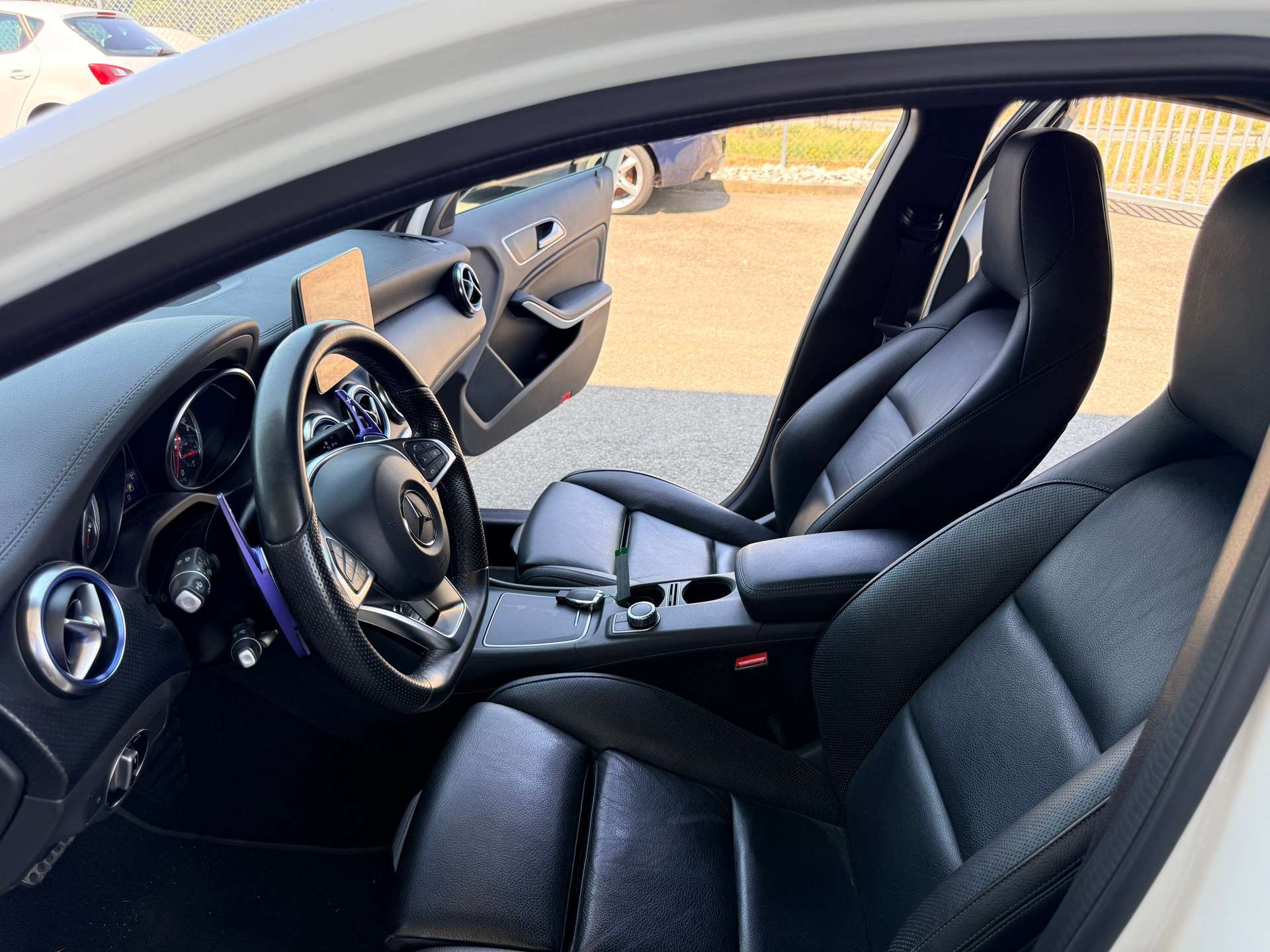 MERCEDES-BENZ A 250 Sport 4Matic 7G-DCT-image-13
