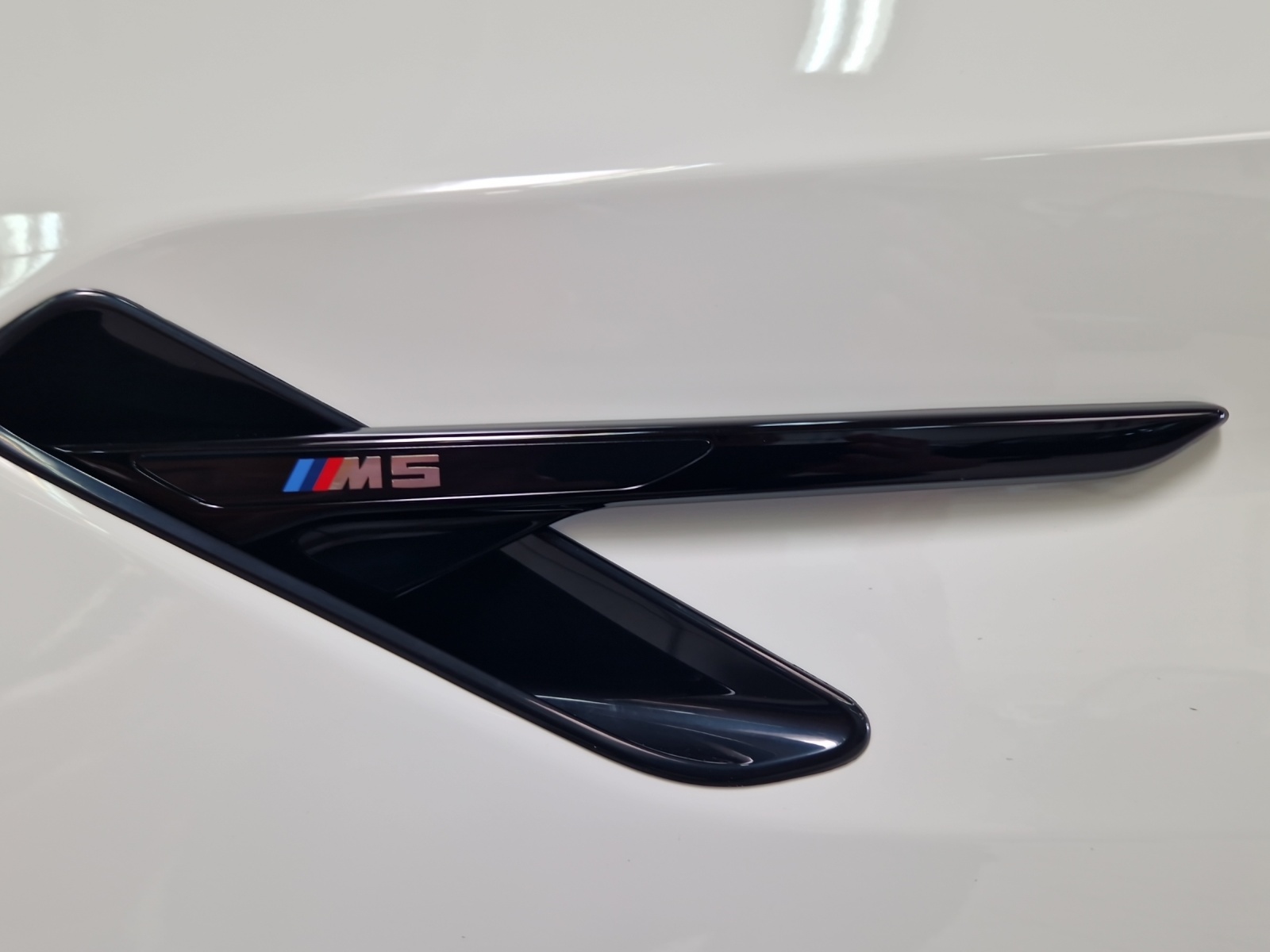 BMW 5er Reihe F90 M5 Competition xDrive-image-12