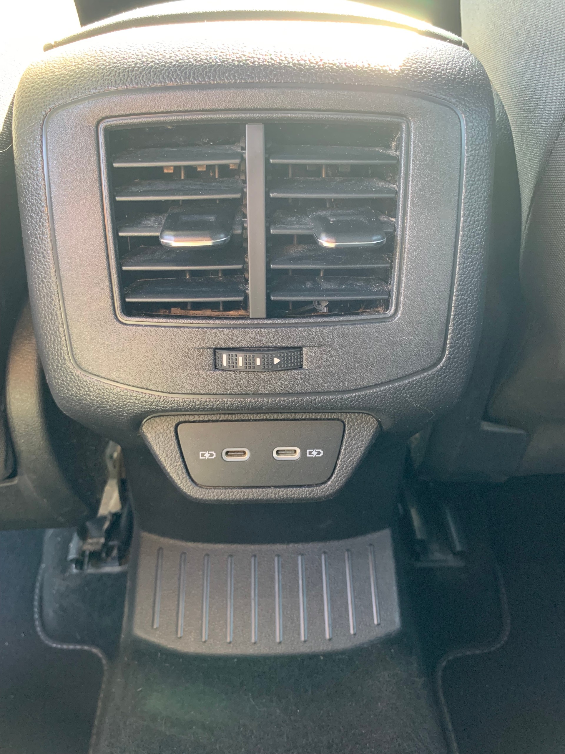 VW T-Roc 2.0 TSI R-Line DSG 4Motion-image-23