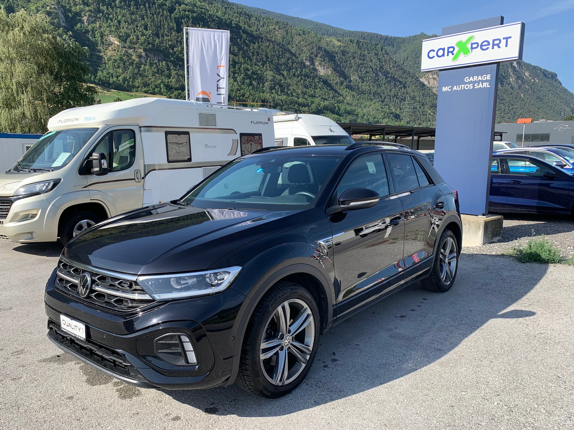 VW T-Roc 2.0 TSI R-Line DSG 4Motion-image-2