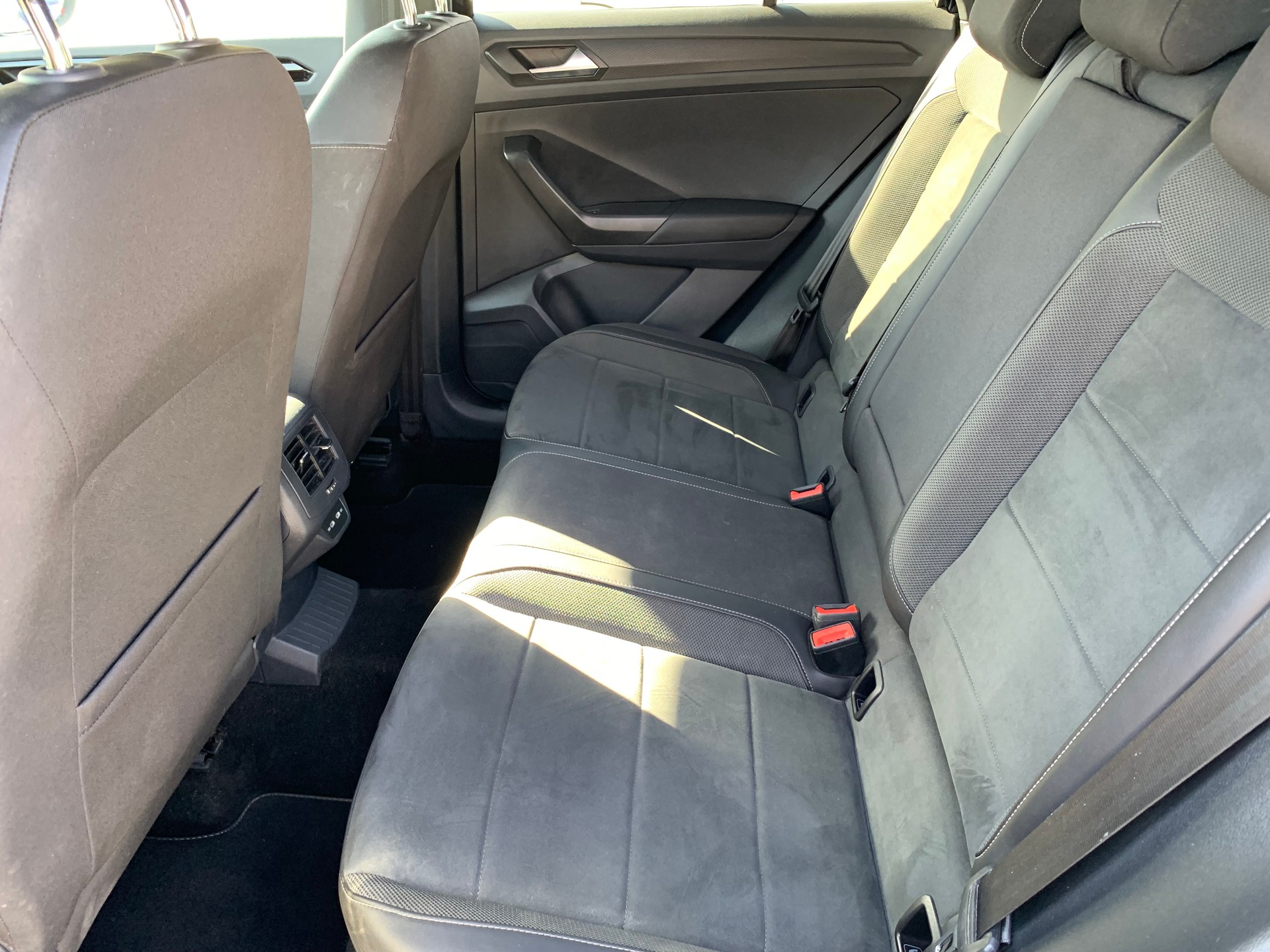 VW T-Roc 2.0 TSI R-Line DSG 4Motion-image-13