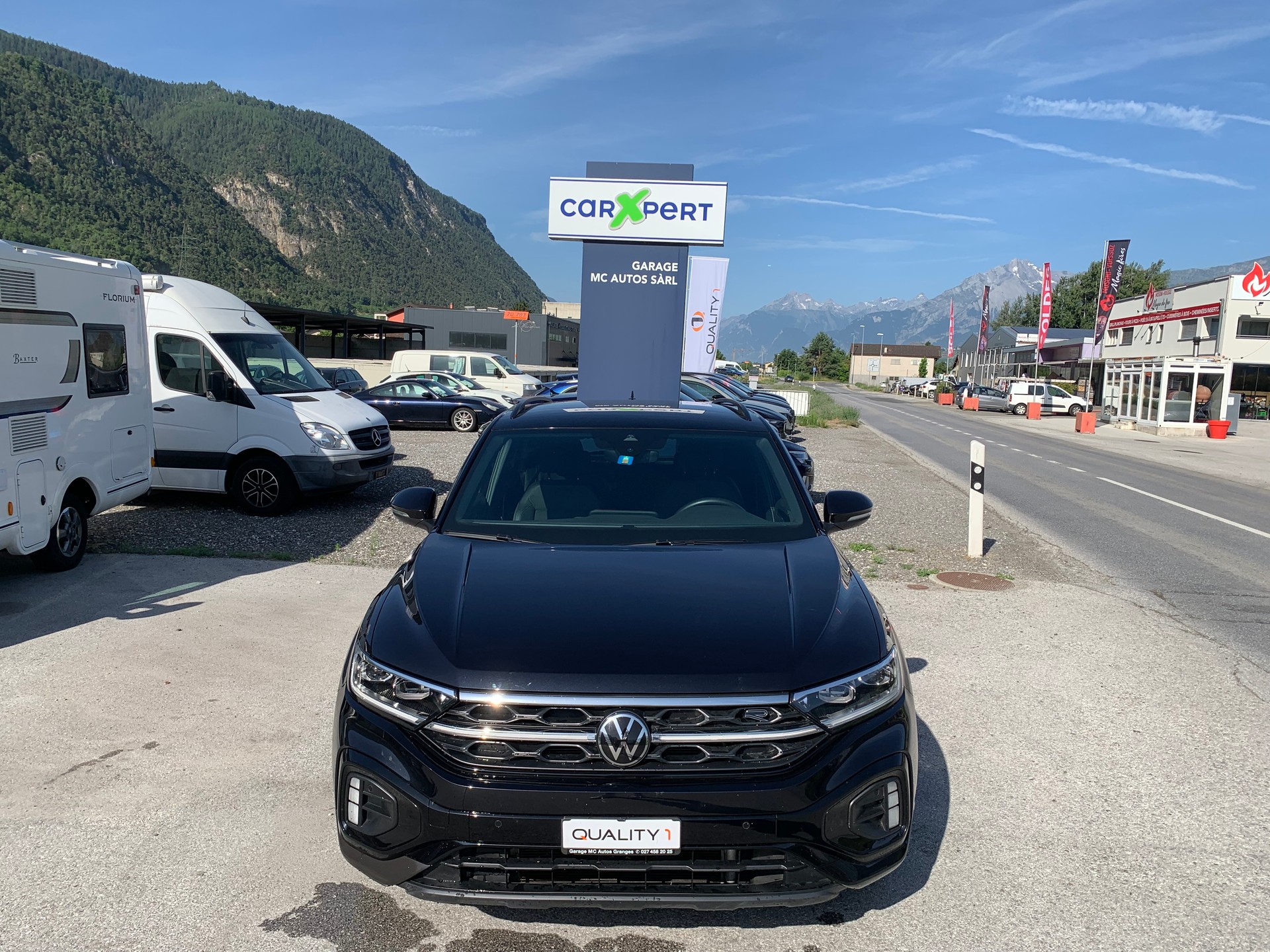 VW T-Roc 2.0 TSI R-Line DSG 4Motion-image-1