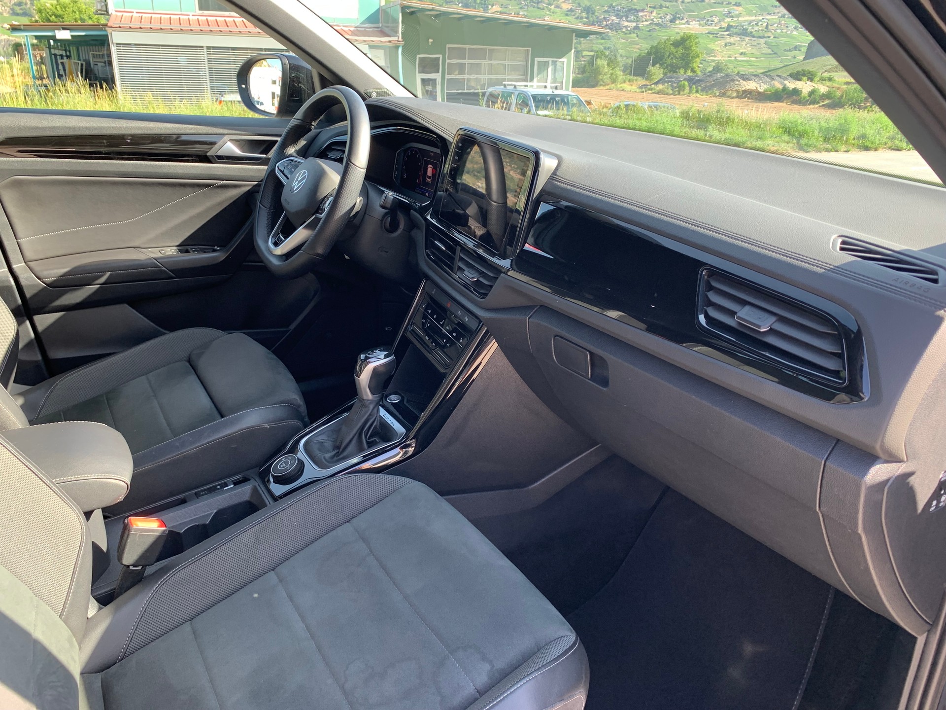 VW T-Roc 2.0 TSI R-Line DSG 4Motion-image-15