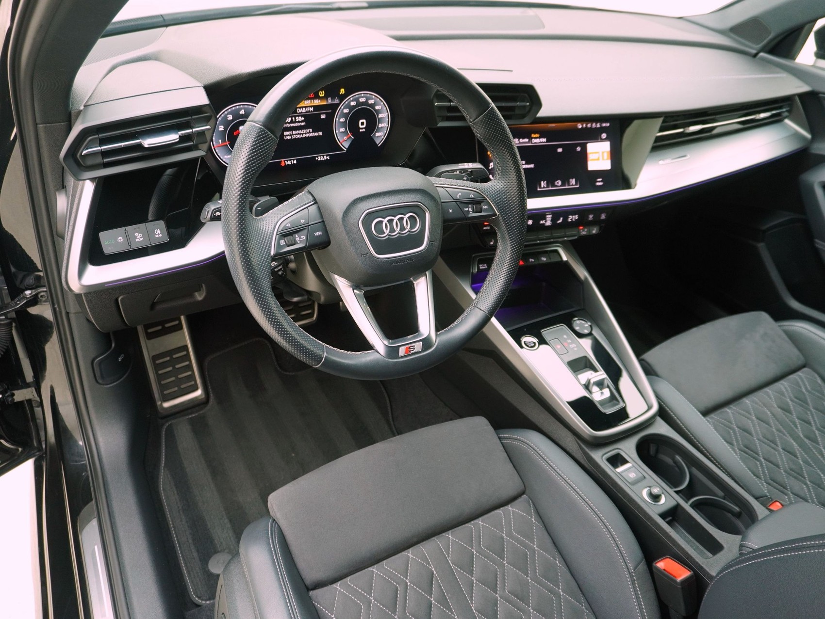 AUDI A3 Sportback 35 TFSI S Line S-Tronic-image-10