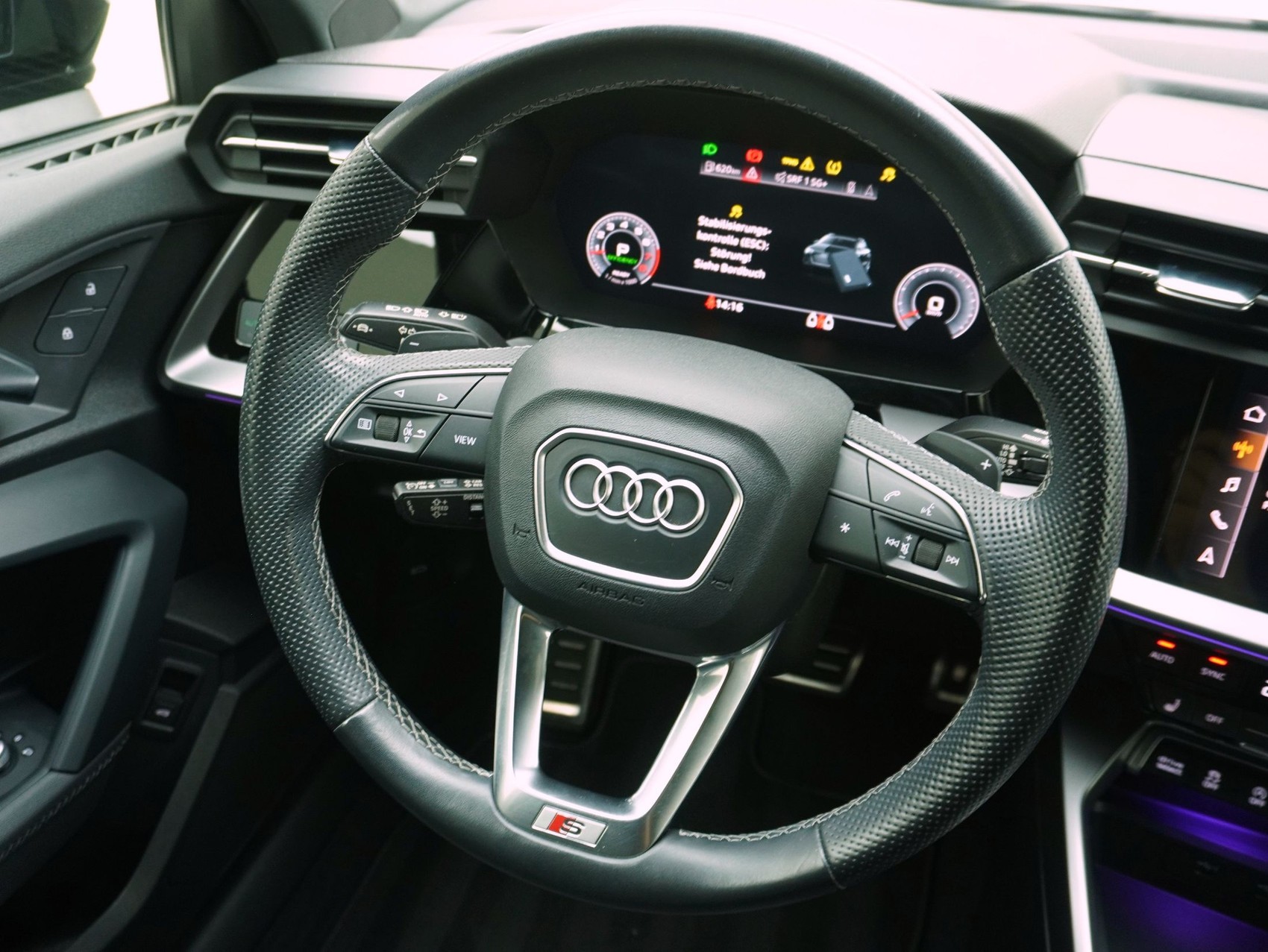 AUDI A3 Sportback 35 TFSI S Line S-Tronic-image-11